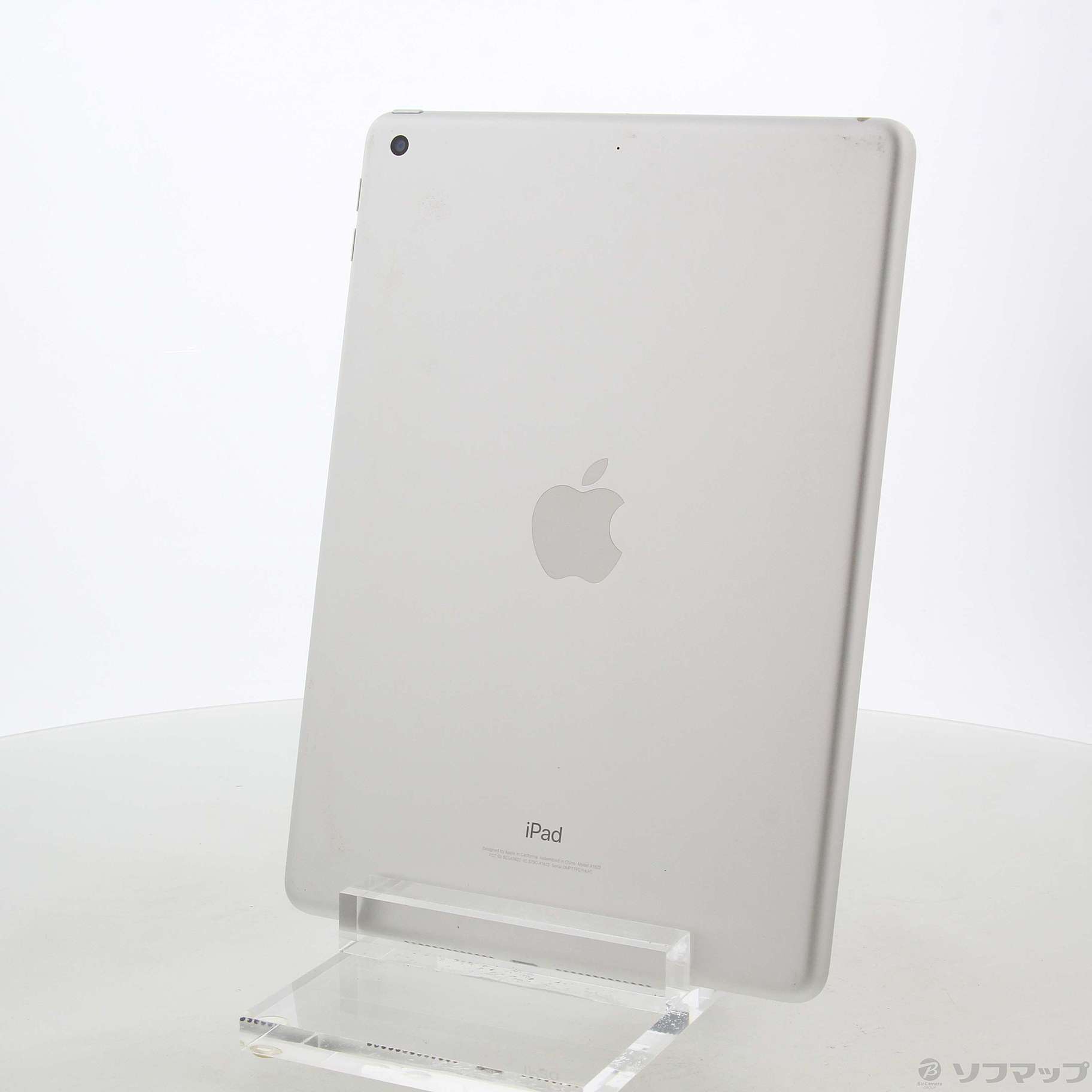 中古】iPad 第5世代 32GB シルバー MP2G2J／A Wi-Fi [2133048249549