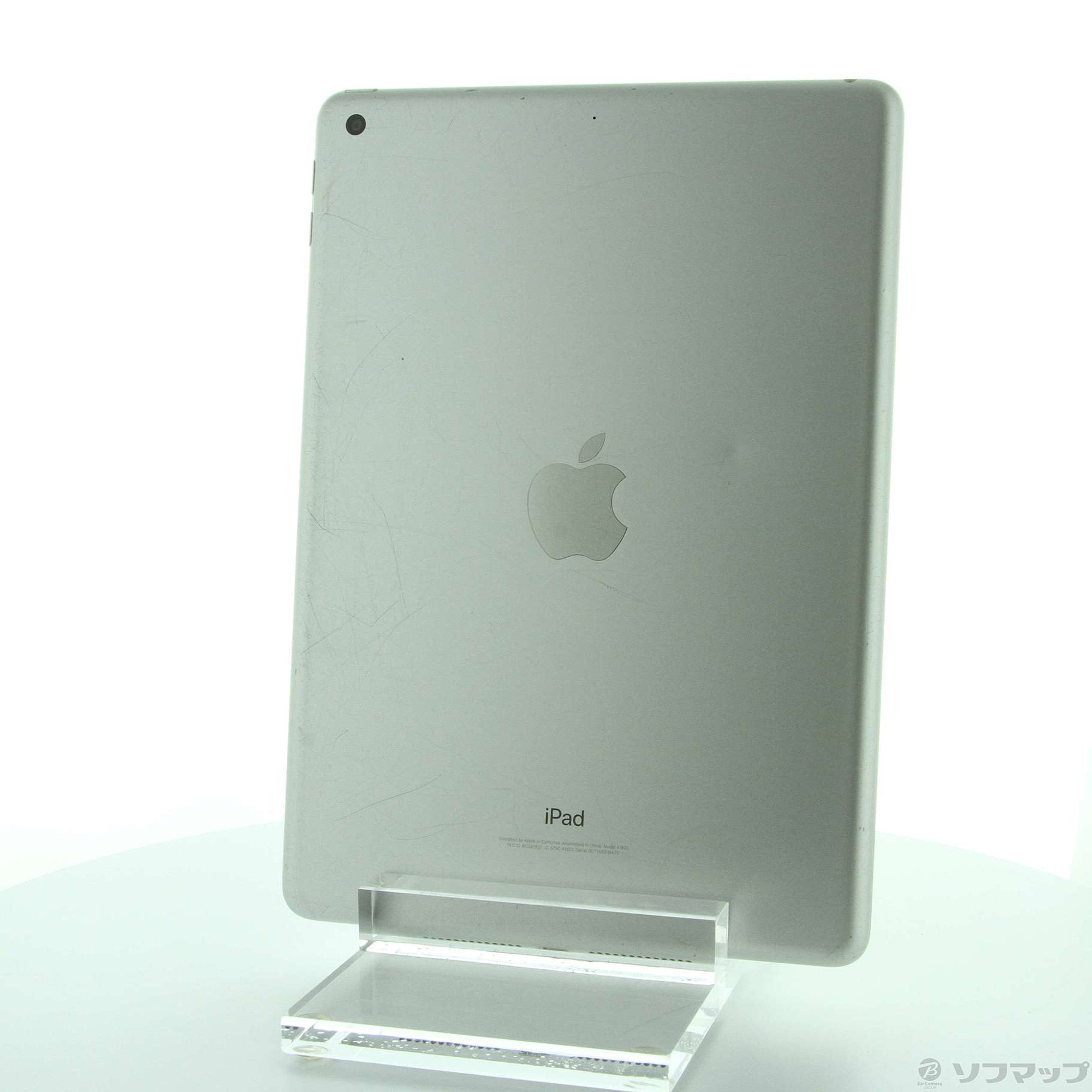 中古】iPad 第5世代 32GB シルバー MP2G2J／A Wi-Fi [2133048249617