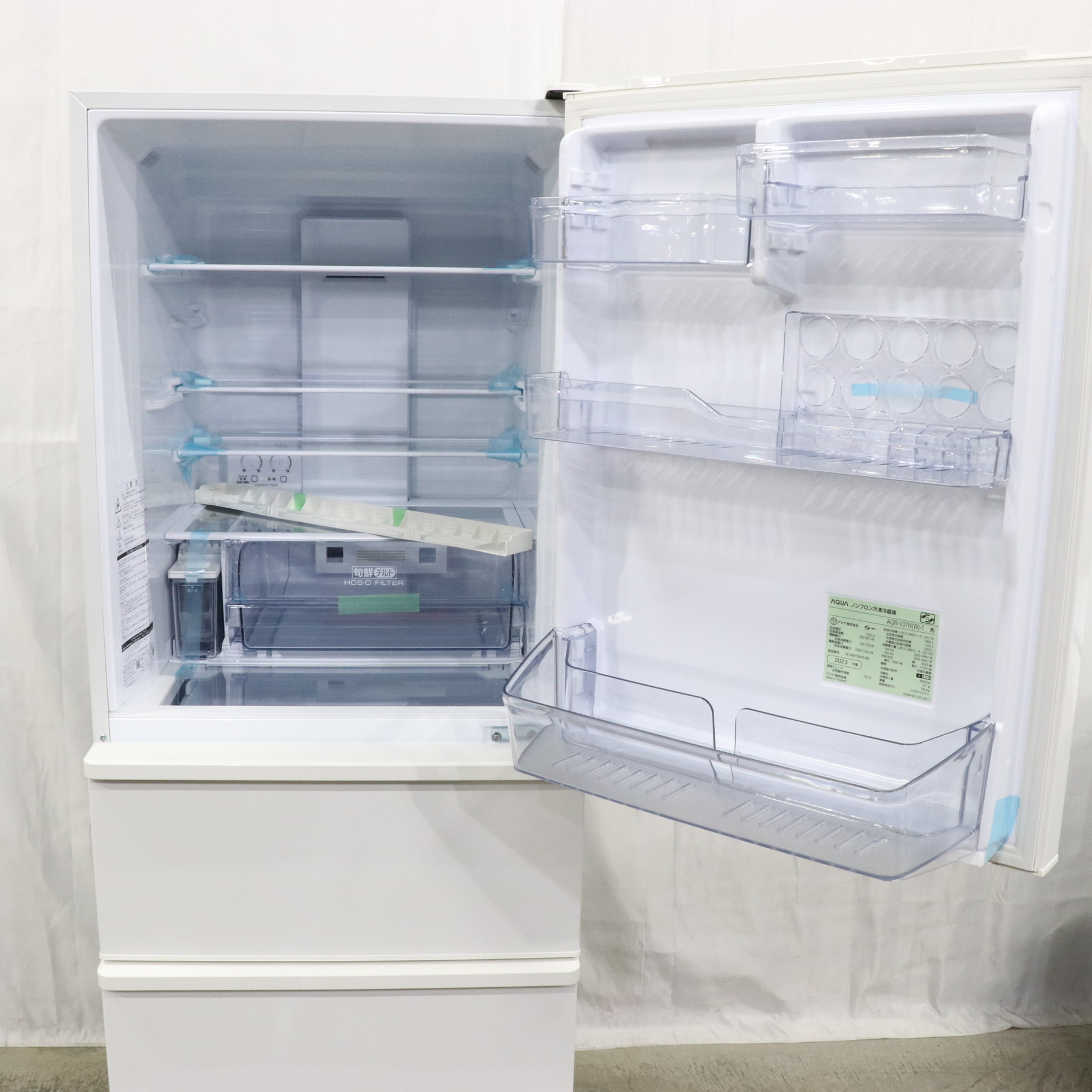 中古】〔展示品〕 冷蔵庫 ミルク AQR-V37N-W ［約60cm ／4ドア ／右 