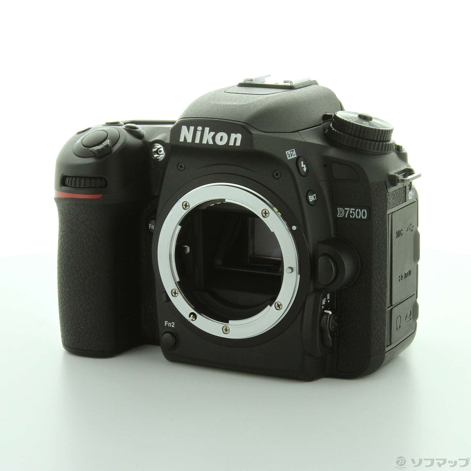 Nikon D7500 ボディ 美品。シャッター数少ない