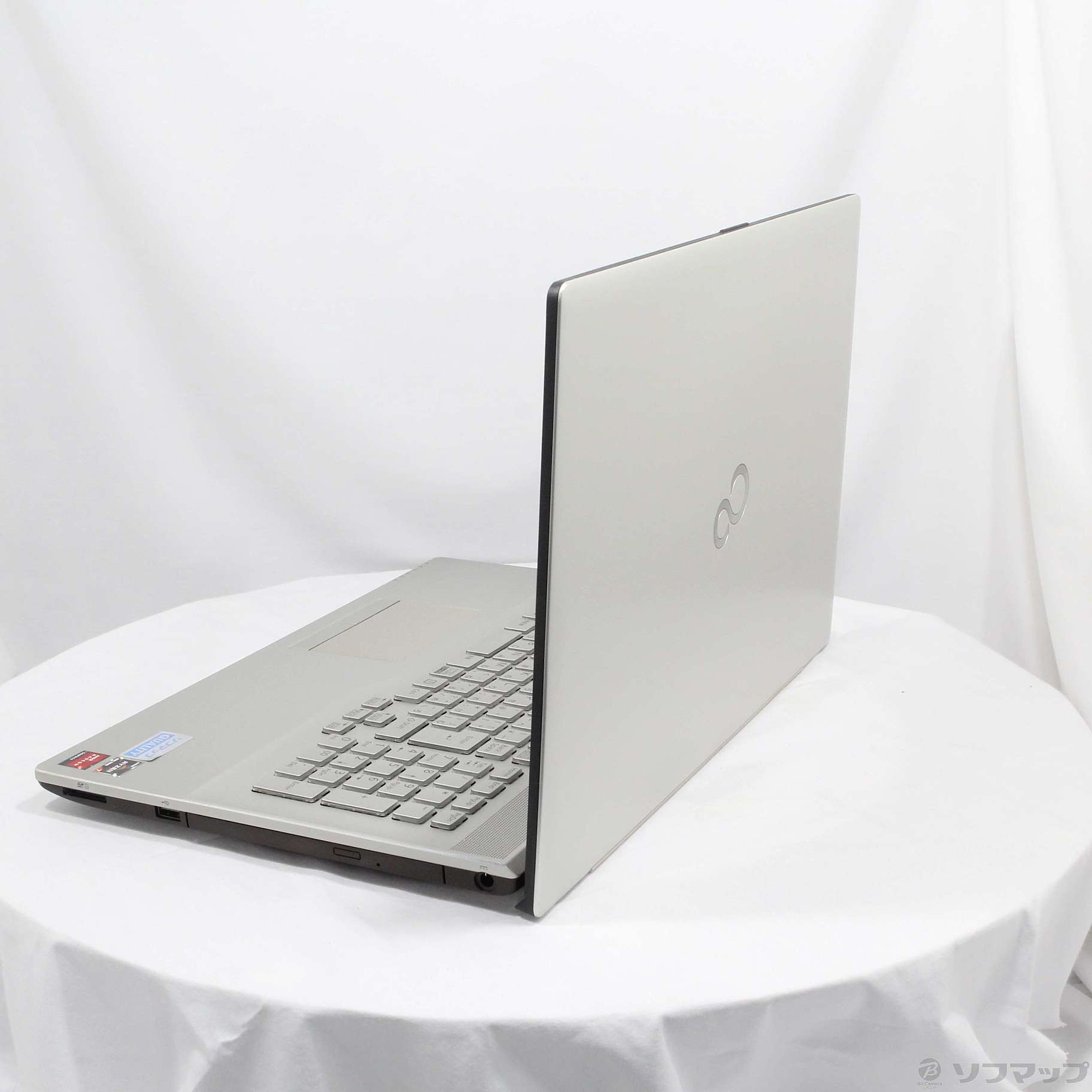 富士通 NH77/E3 Ryzen7 4700U 17.3インチ 中古】LIFEBOOK NH77／E3 FMVN77E3GC シャンパンゴールド