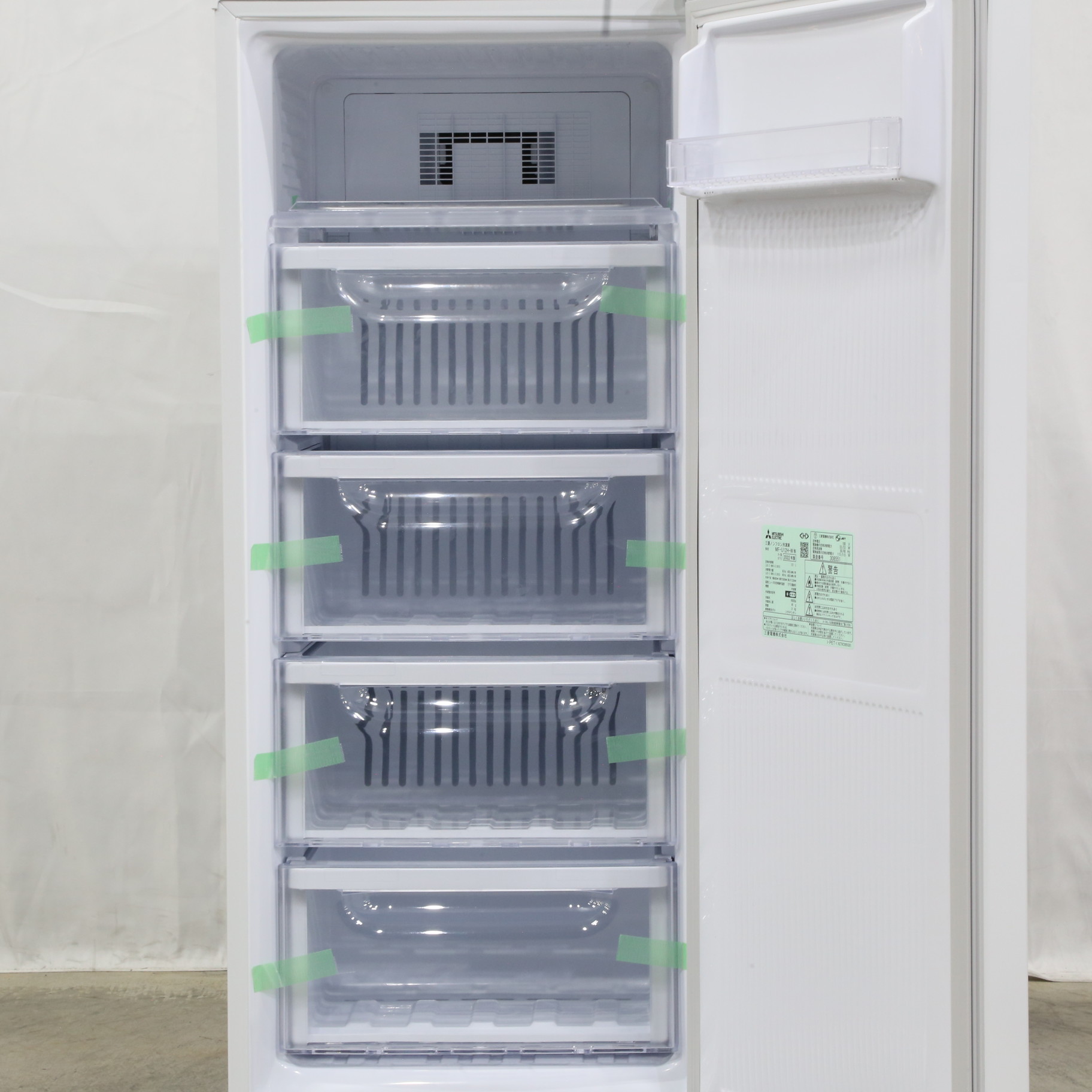 〔展示品〕 冷凍庫 ホワイト MF-U12H-W ［幅48cm ／121L ／1ドア ／右開きタイプ ／2022年］
