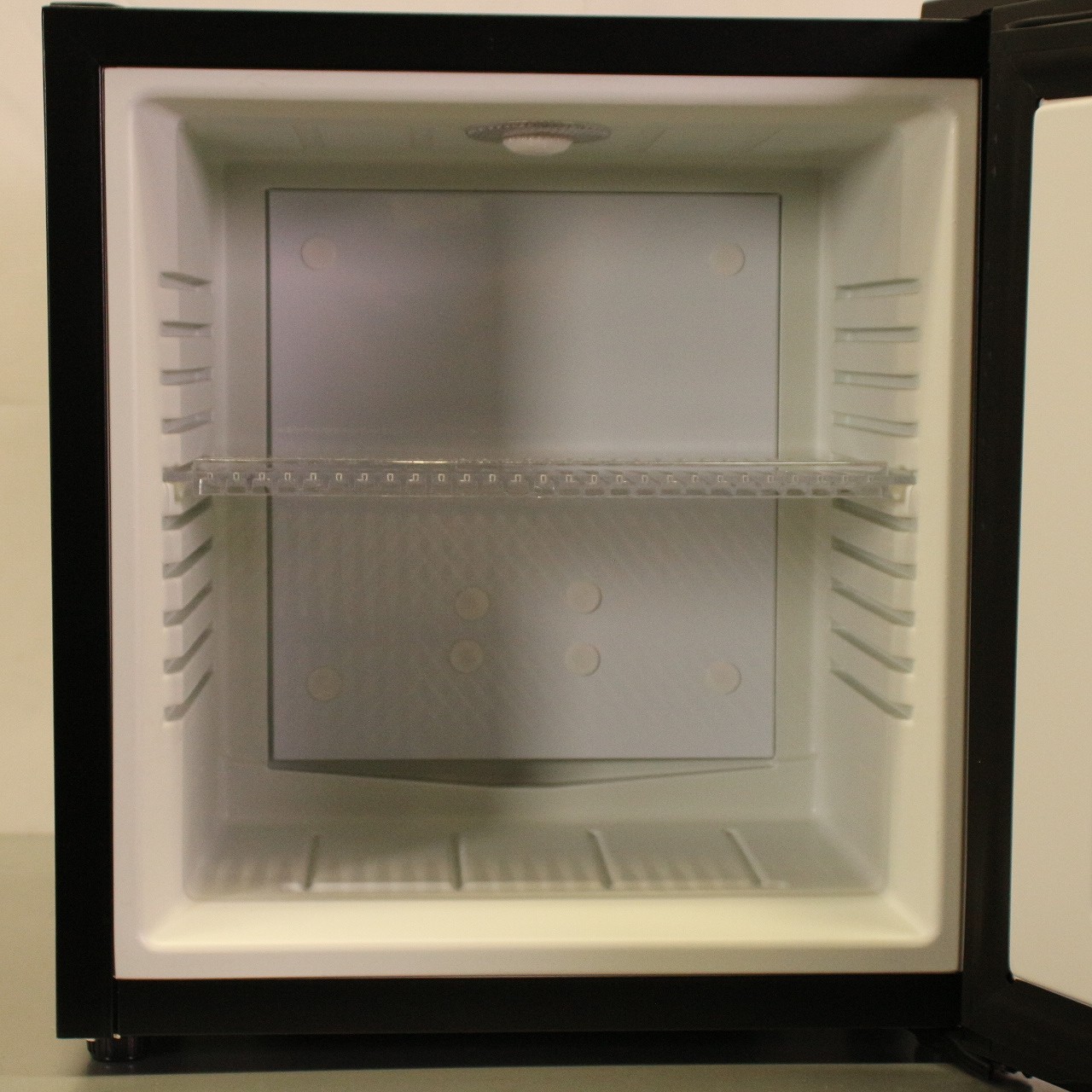 〔展示品〕 冷蔵庫 ブラック RA-P20-K ［約40.2cm ／1ドア ／右開きタイプ ／20L ／2017年］