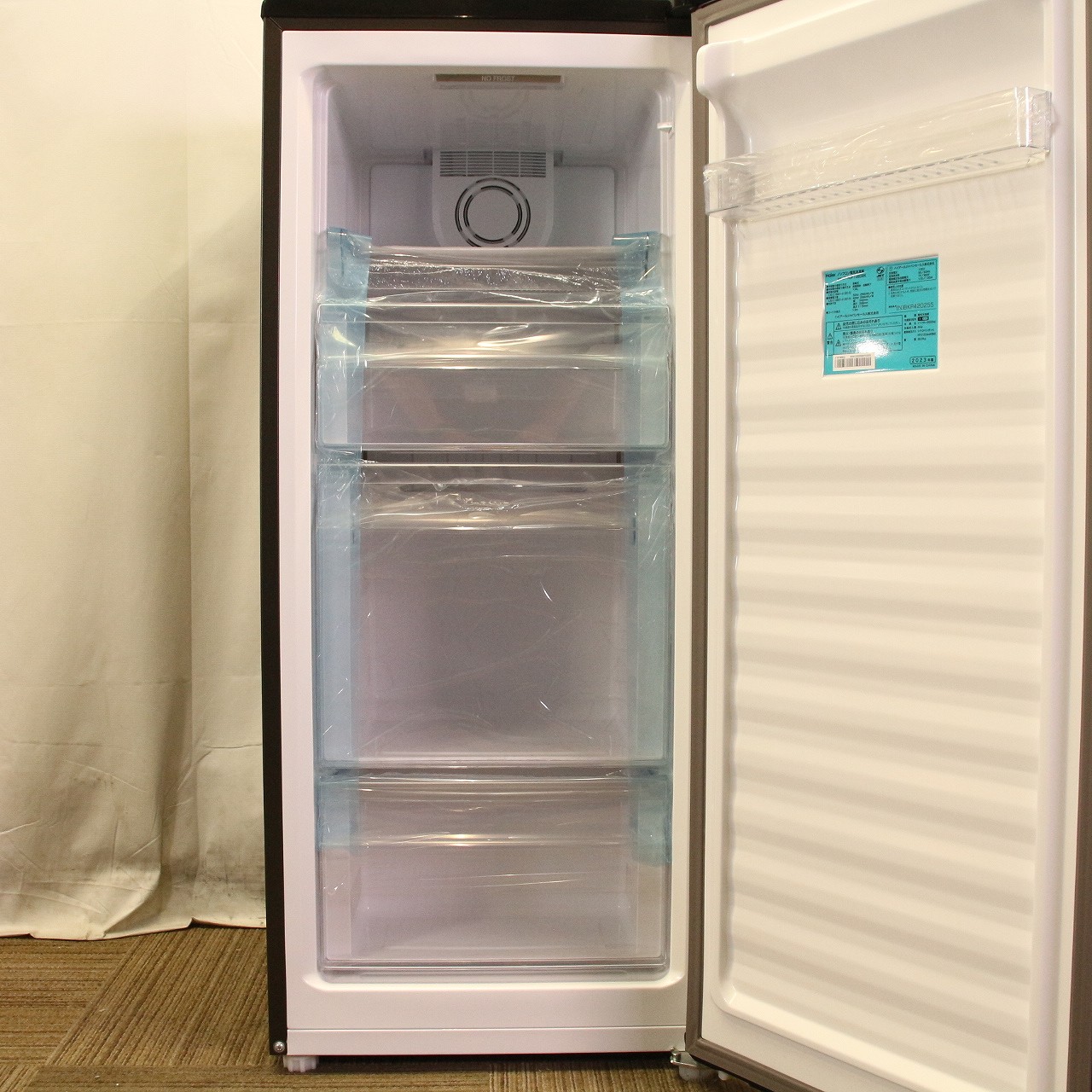 中古】〔展示品〕 前開き式冷凍庫 シャンパンゴールド JF-NUF138DBK-N