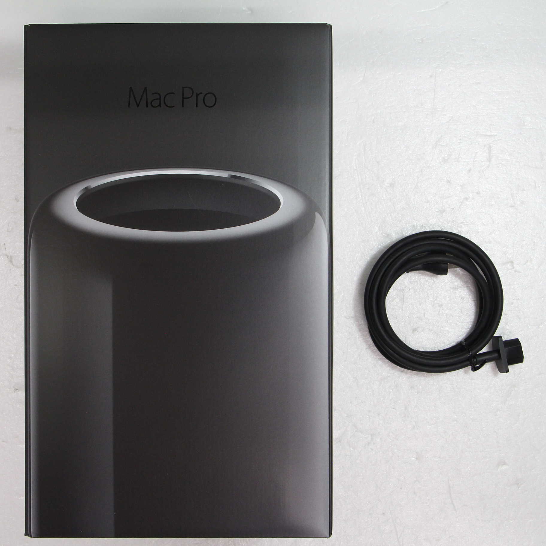 AppleMac Pro ME253J/A(Late 2013)/中古美品/激安 Mac 中古 販売】Mac Pro / Late 2013 / 64GB / 512GB / ブラック