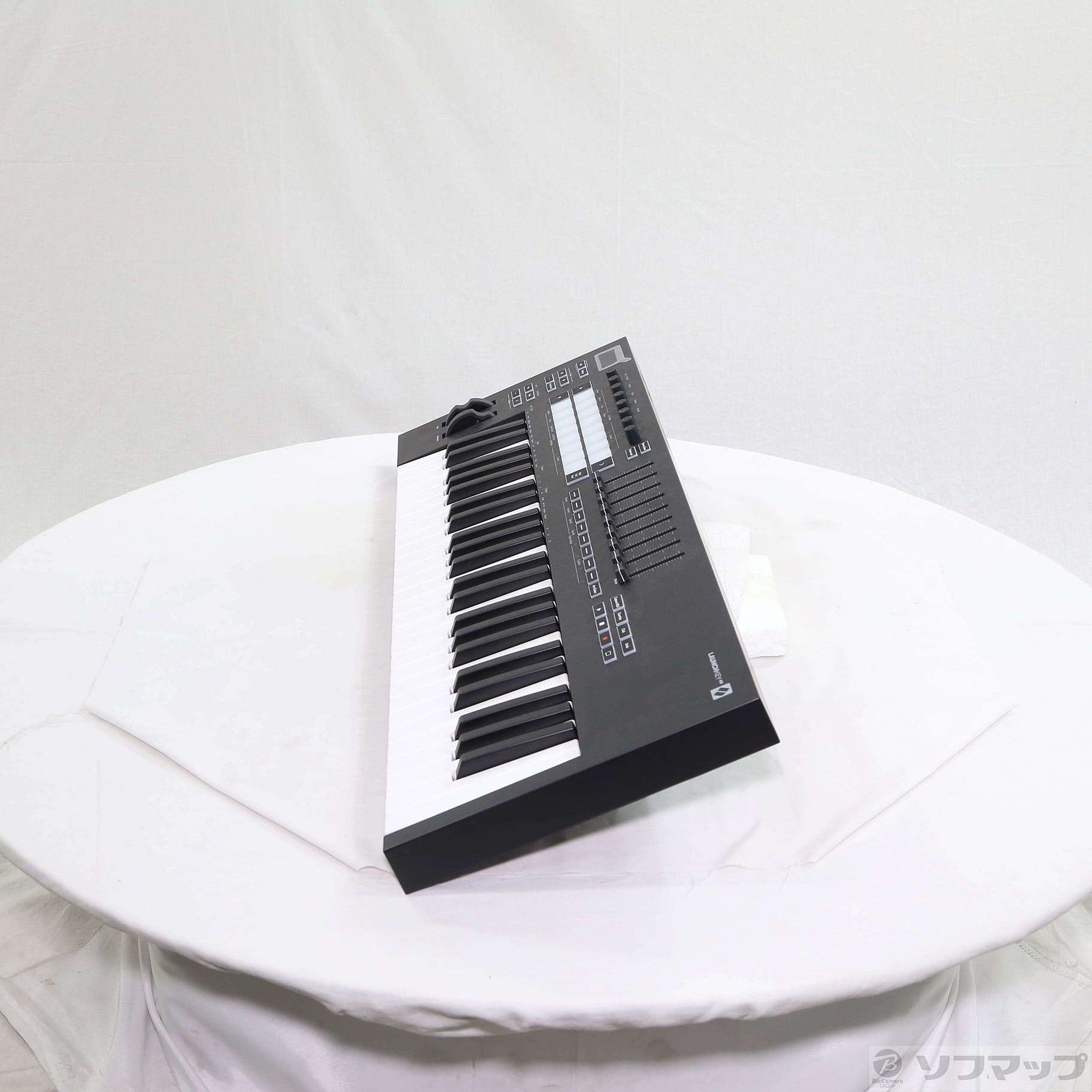 Novation Launchkey 49 MK3 MIDI キーボード　中古 Launchkey 49 [MK3] - Refurbished | Novation