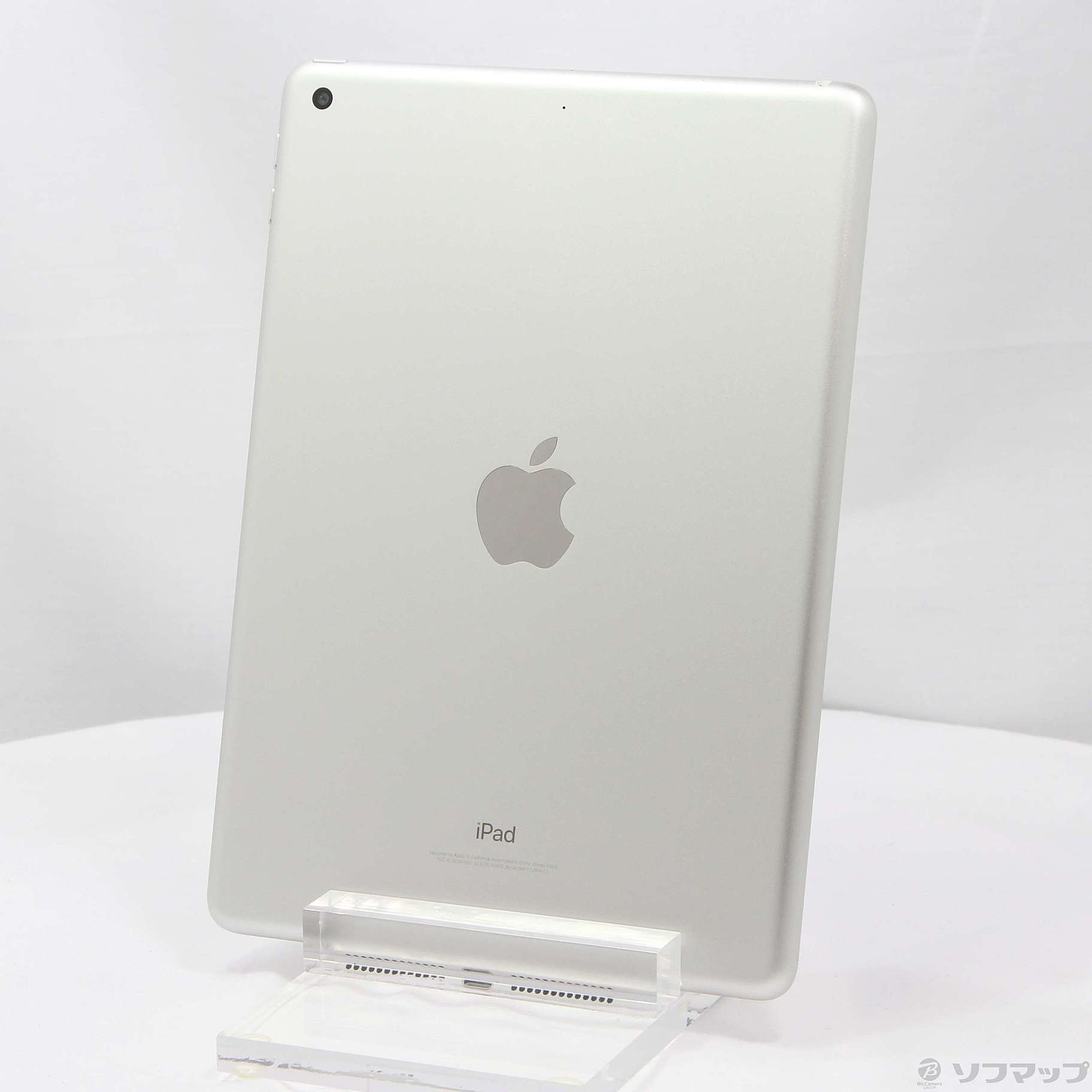 中古】iPad 第5世代 32GB シルバー MP2G2J／A Wi-Fi [2133052435075