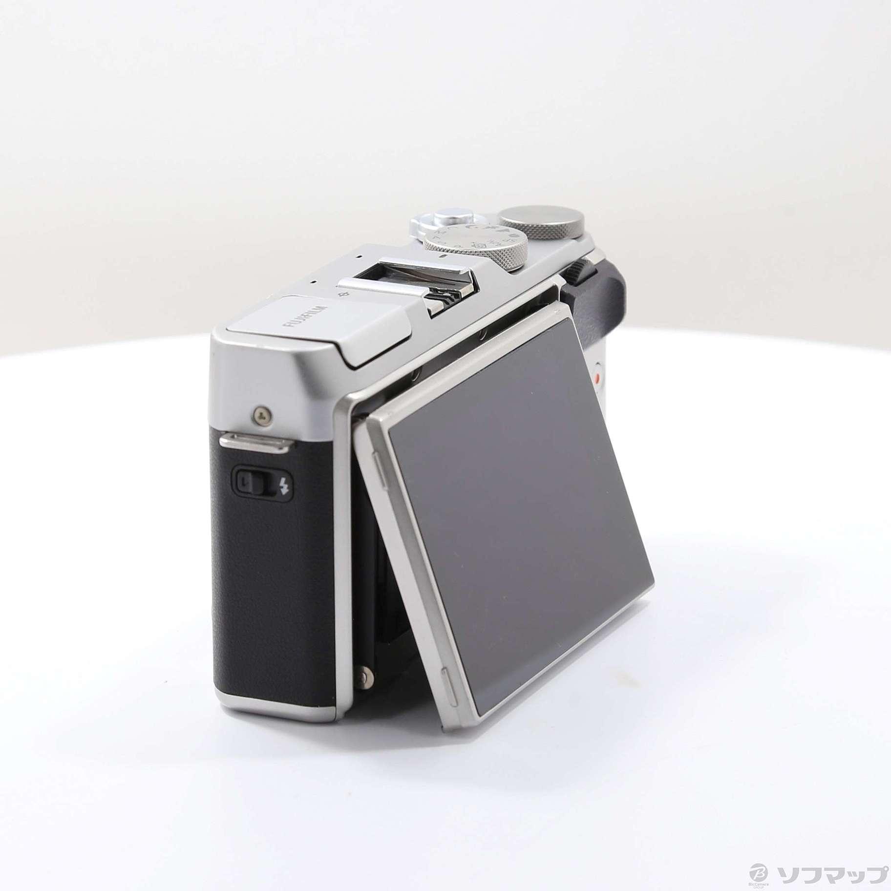 中古】FUJIFILM X-A3 ボディ シルバー [2133052638070] - リコレ