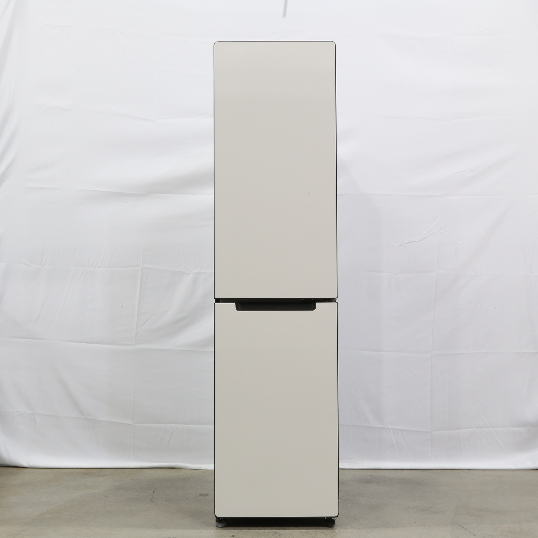 中古】〔展示品〕 ハイアール freemo(フリーモ) スリム冷蔵庫 208L JR