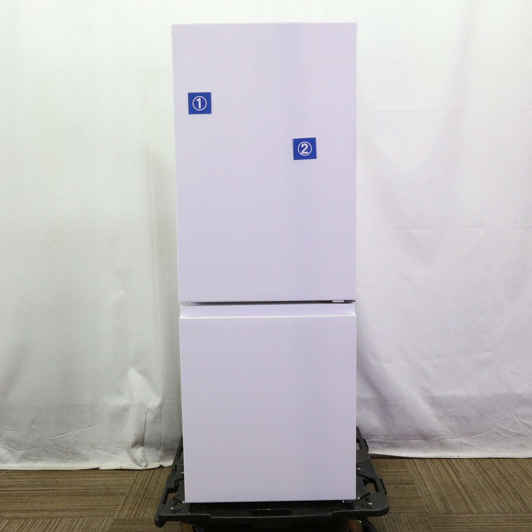 〔展示品〕 冷蔵庫 パーソナルタイプ マットオフホワイト NR-B18C1-W ［幅49.7cm ／180L ／2ドア ／右開きタイプ ／2023年］