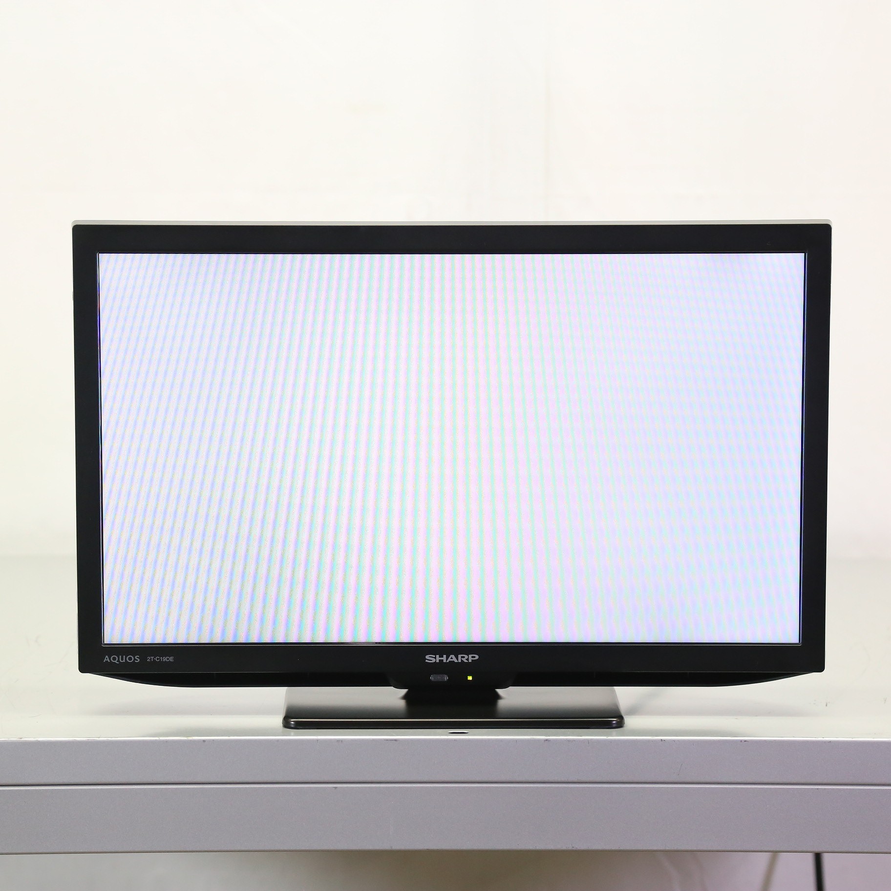 中古】〔展示品〕 液晶テレビ AQUOS ブラック系 2T-C19DEB [19V 中古】〔展示品〕 液晶テレビ AQUOS ブラック系 2T-C19DEB [19V