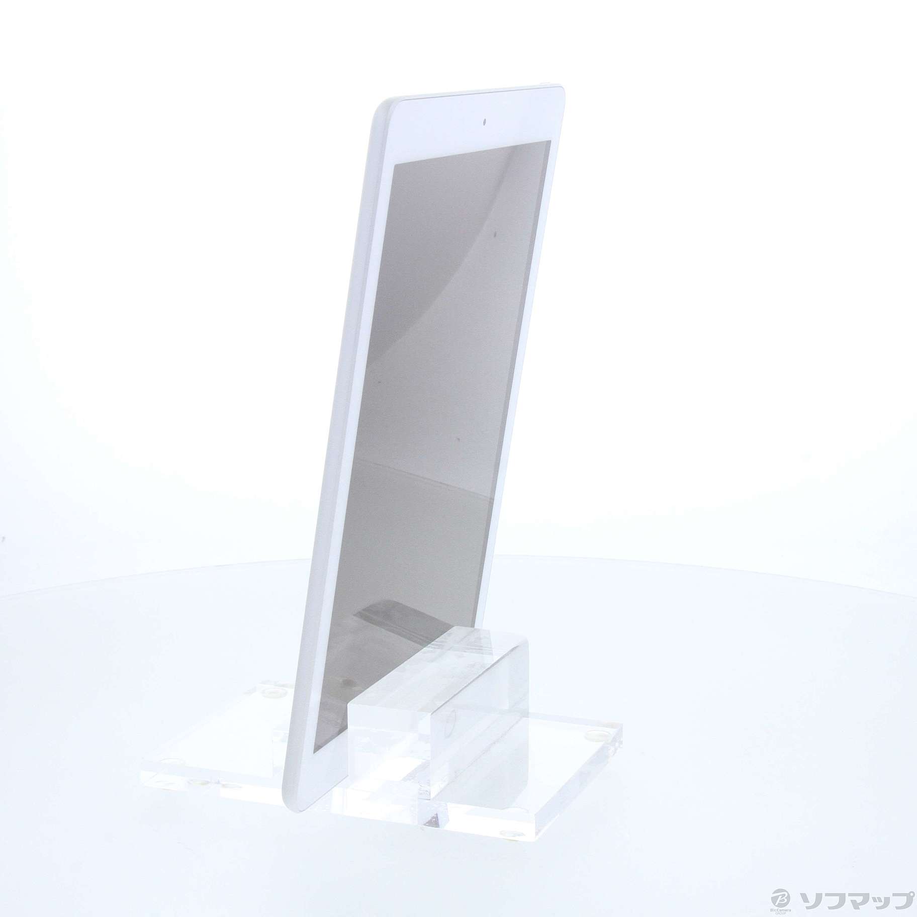 中古】iPad 第5世代 32GB シルバー MP2G2J／A Wi-Fi [2133057413993