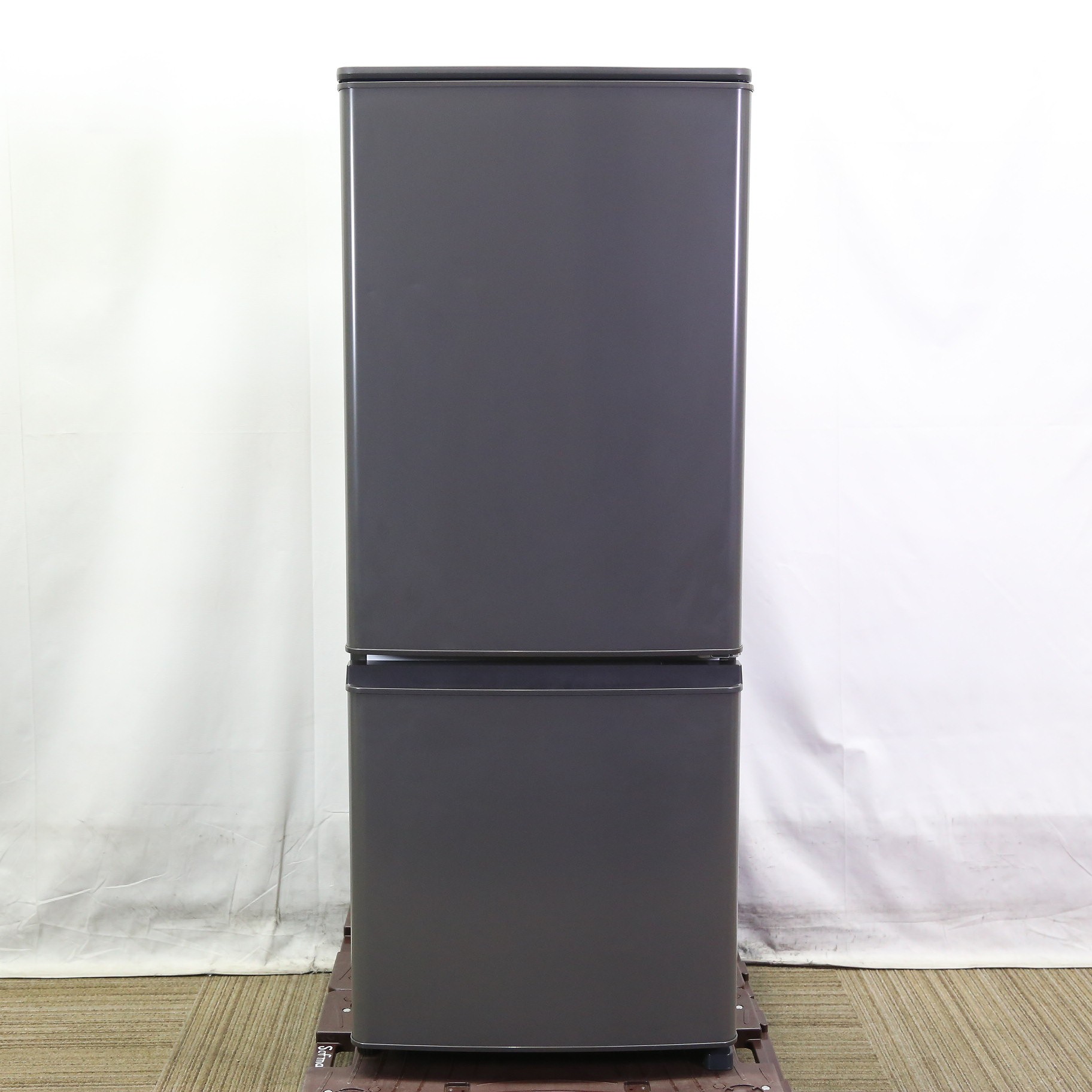 送料無料★2017◆中古★三菱　ラウンドカット　２ドア冷蔵庫　MR-P15A 中古 146L 2ドア冷蔵庫 ブラック 三菱電機 MR-P15A-B 2017年製