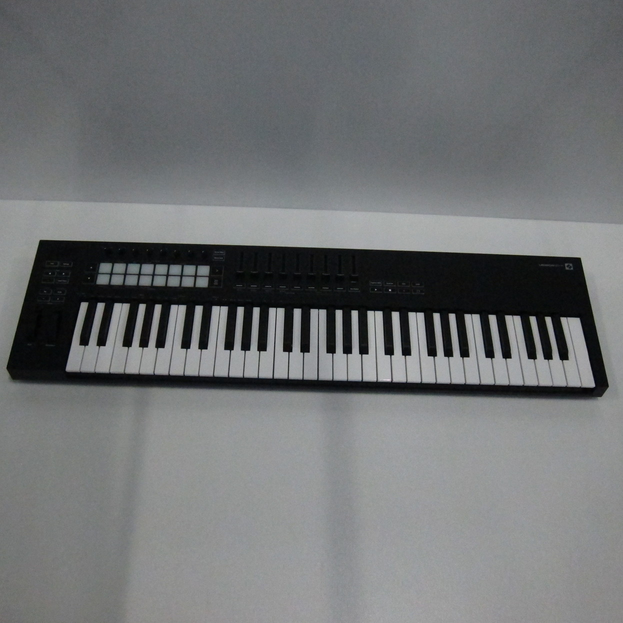 【中古美品】Launchkey 61MK3 MIDIキーボード 中古】Launchkey 61 MK3 [2133060902170] - リコレ！|ビックカメラ