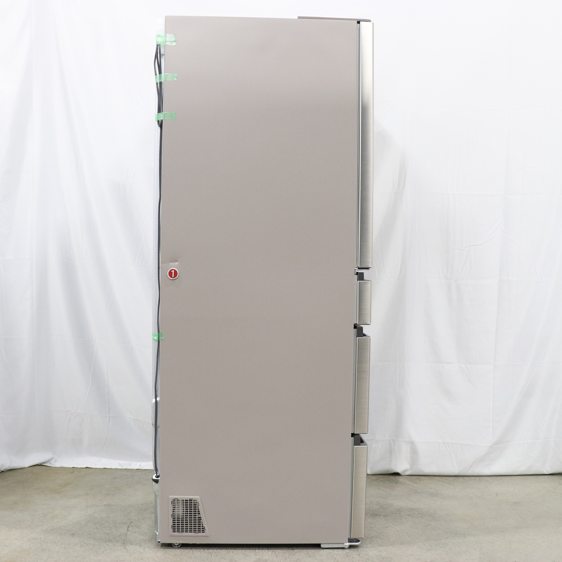 中古】〔中古品〕 冷蔵庫 HWタイプ ライトゴールド R-HW62V-N ［幅68.5