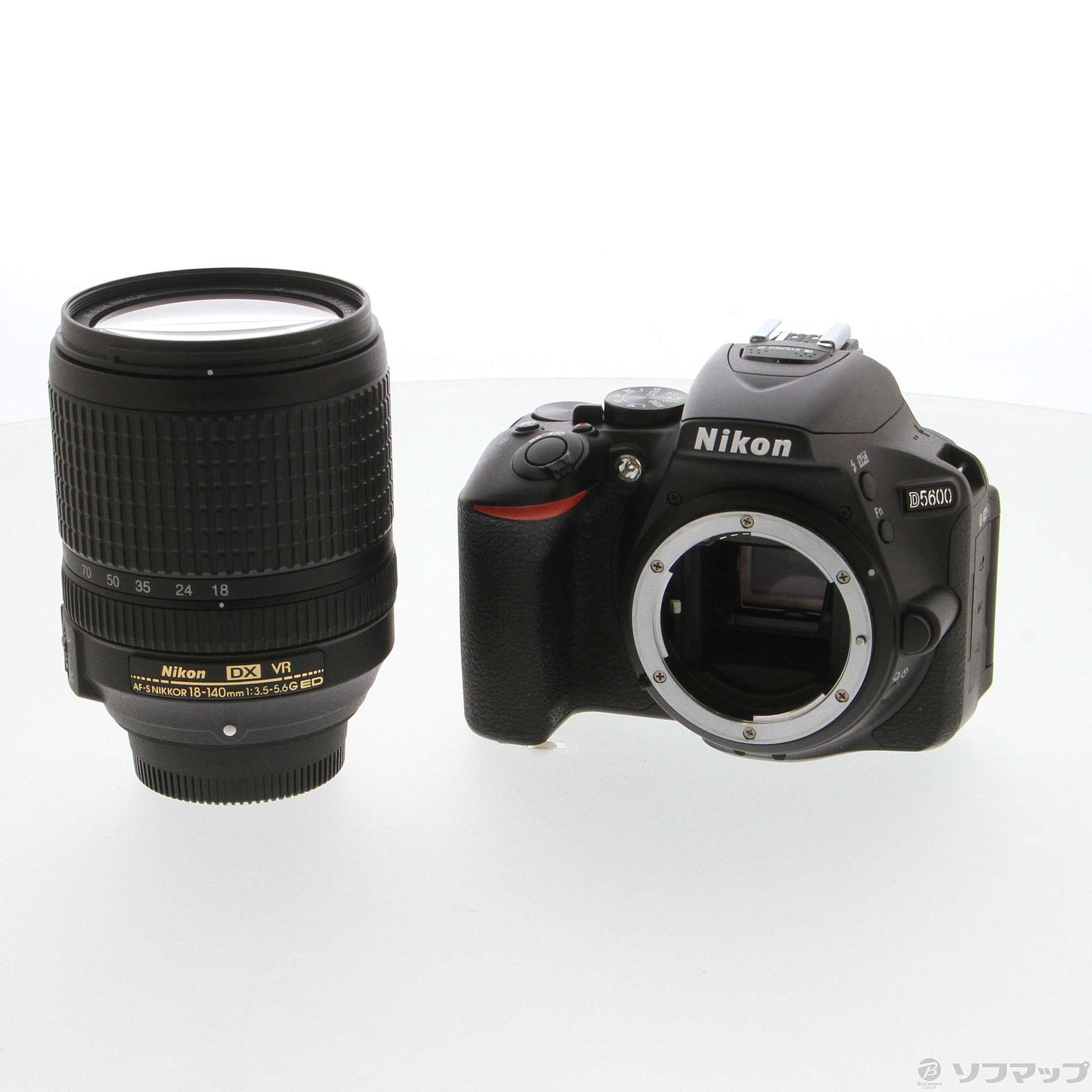 ■ ショット数1186回・ほぼ新品 Nikon D5600 おまけレンズ２本 □ ショット数1186回・ほぼ新品 Nikon D5600 おまけレンズ2本