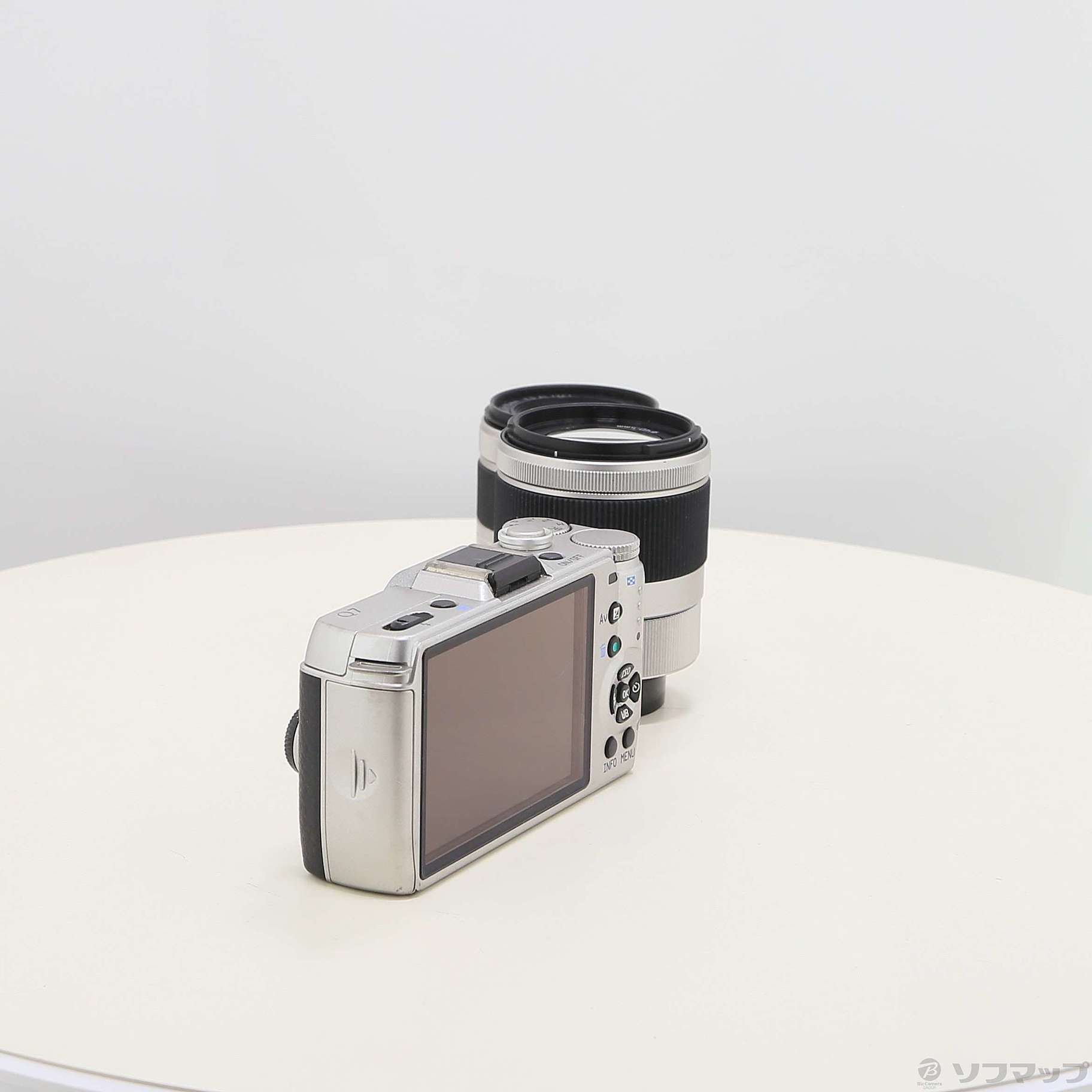 中古】PENTAX Q7 ダブルズームキット シルバー [2133067096865