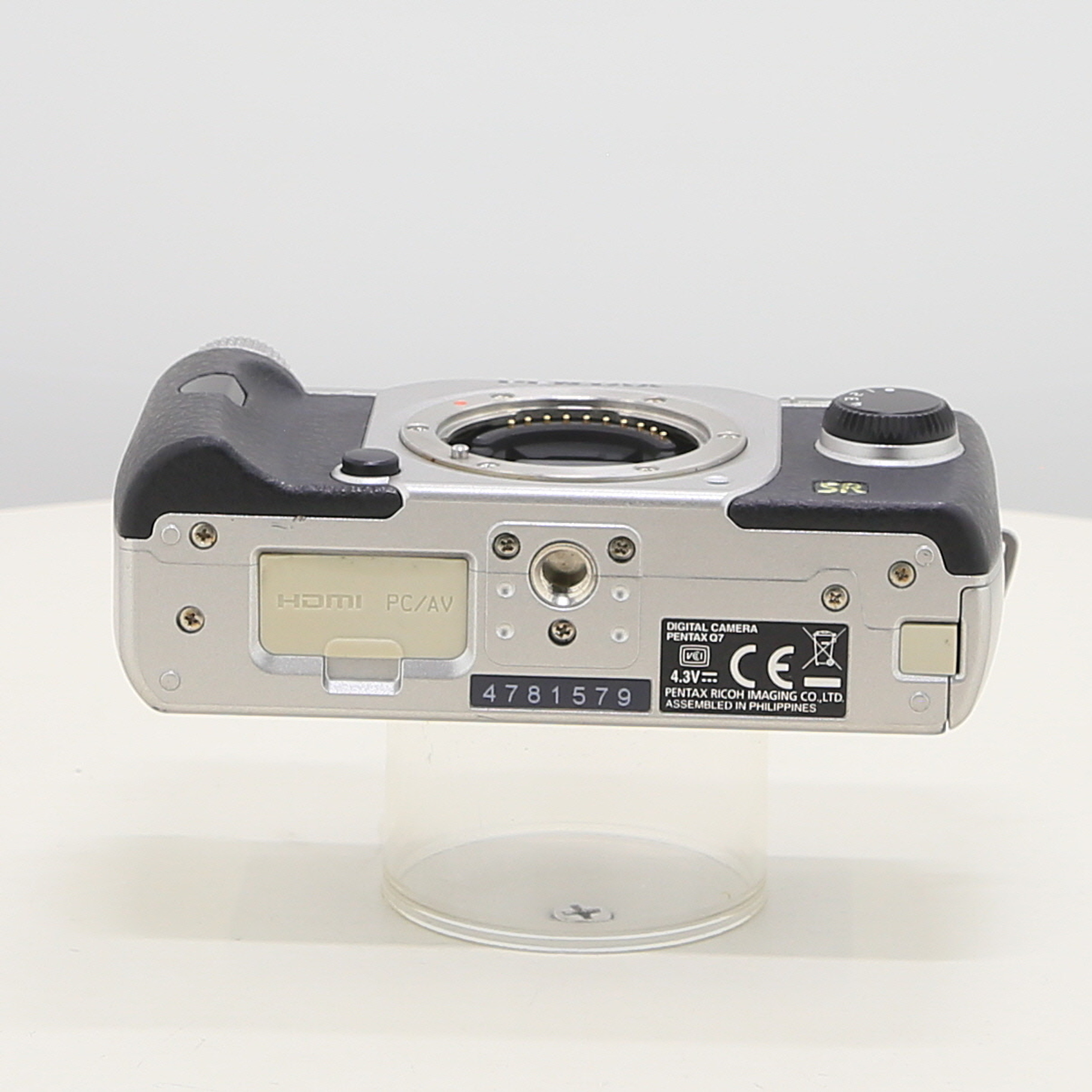中古】PENTAX Q7 ダブルズームキット シルバー [2133067096865