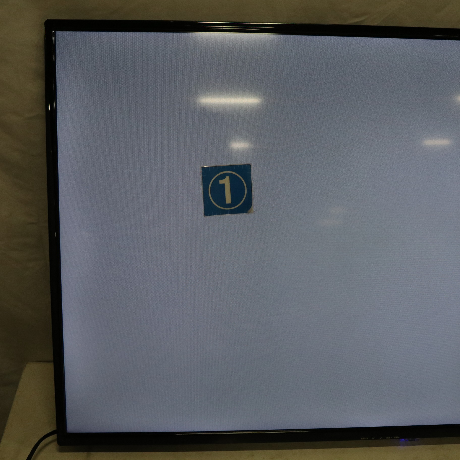 中古】〔中古品〕 42型フルHDチューナーレススマートTV TSM-4201F2K