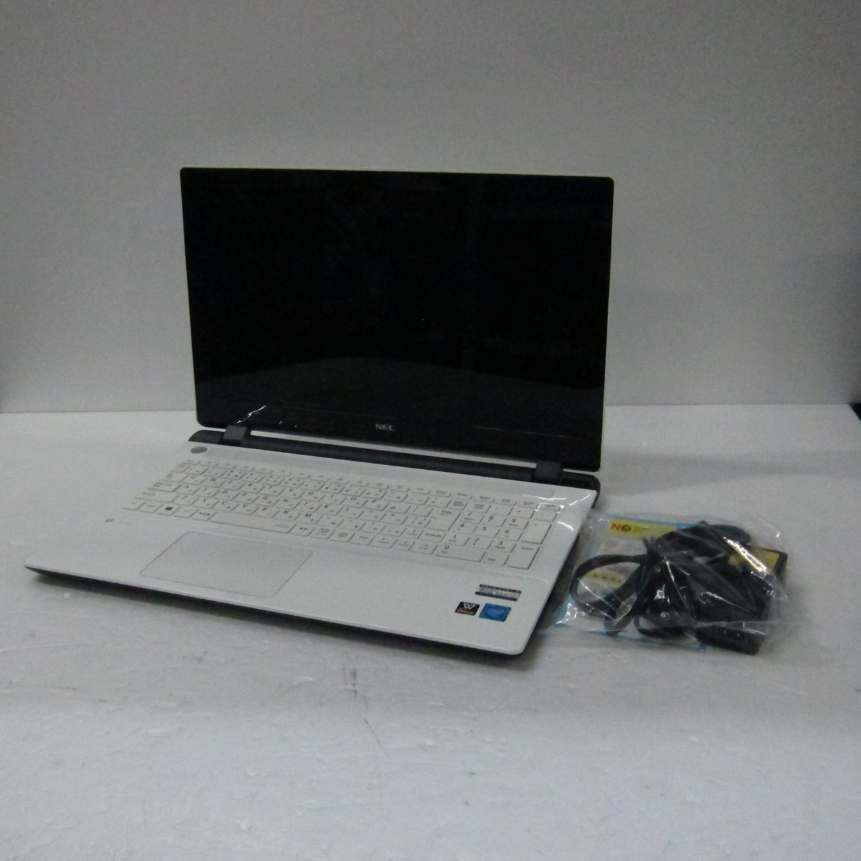 �i�����S�p�\�R�� LaVie Note Standard NS150�^DAW PC-NS150DAW �G�N�X�g���z���C�g �kWindows 10�l