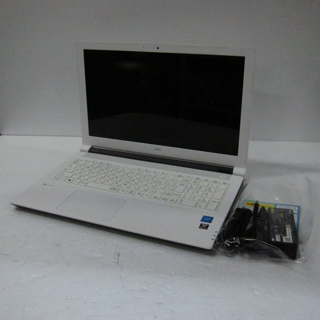 �i�����S�p�\�R�� LAVIE Note Standard PC-NS100H1W-P4 �z���C�g �kWindows 10�l