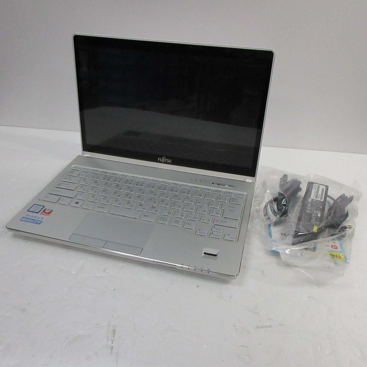 �i�����S�p�\�R�� LIFEBOOK SH90�^A3 FMVS9A3WD1 �A�[�o���z���C�g �kWindows 10�l