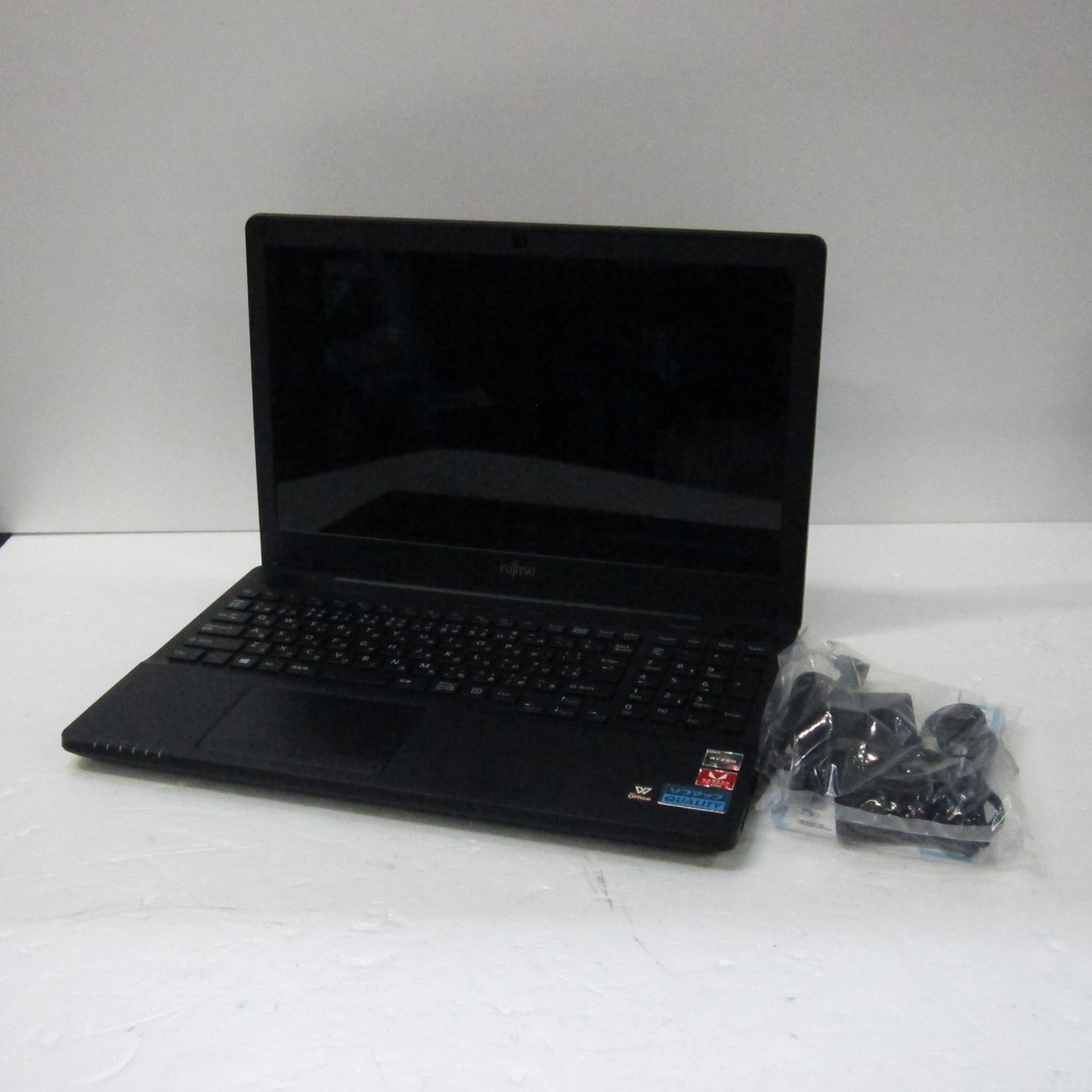 �i�����S�p�\�R�� LIFEBOOK AH43�^D3 FMVA43D3BG �V���C�j�[�u���b�N �kWindows 10�l
