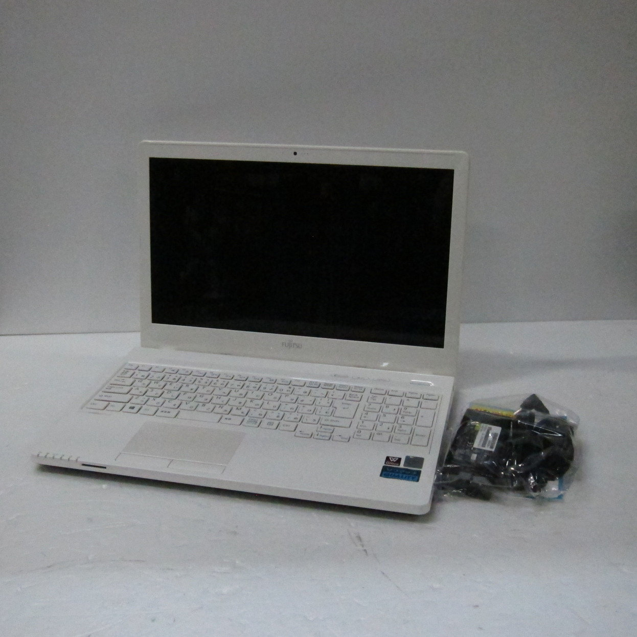 �i�����S�p�\�R�� LIFEBOOK WA1�^W FMVWW11W �kWindows 10�l
