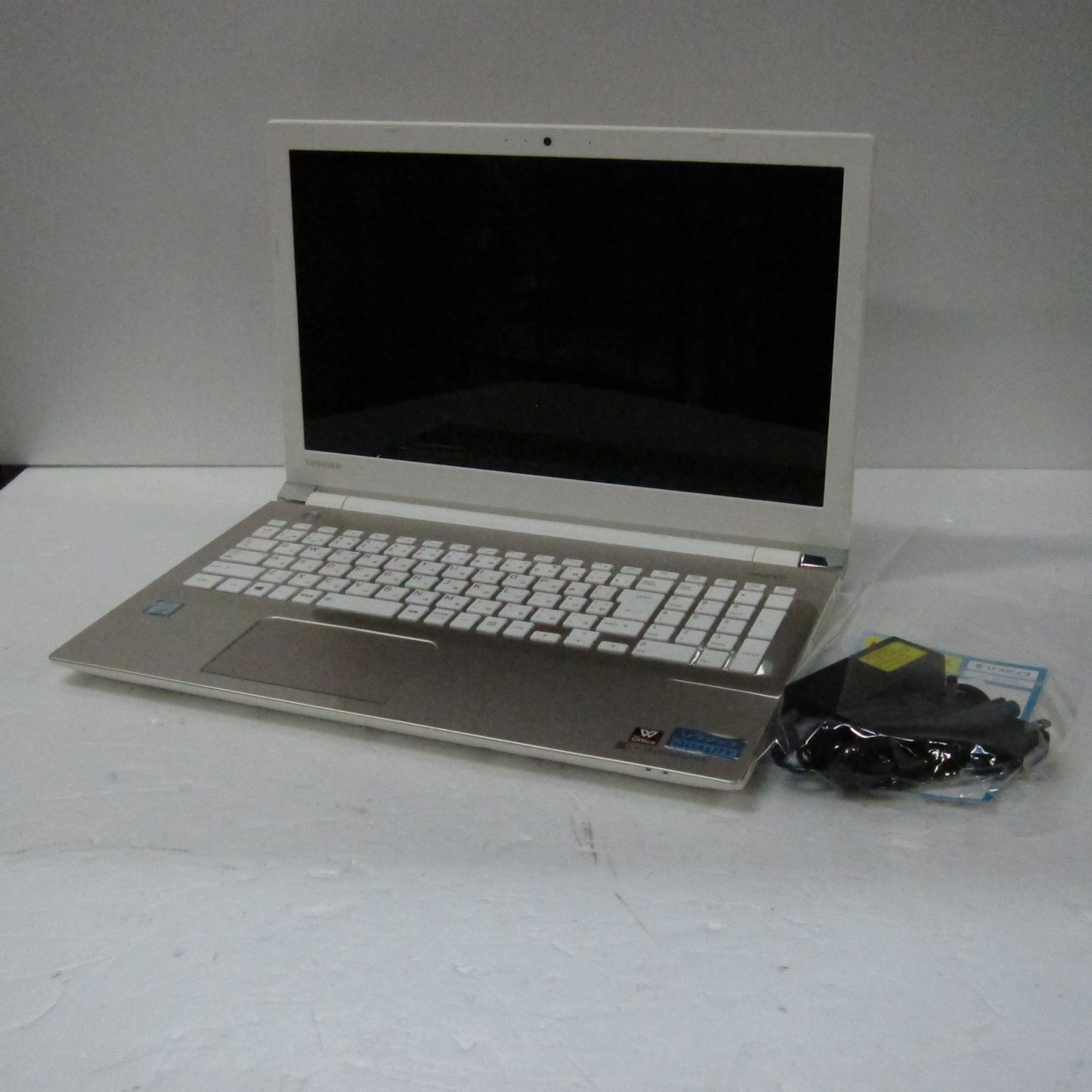 �i�����S�p�\�R�� dynabook T65�^CG PT65CGP-RJB �T�e���S�[���h �kWindows 10�l