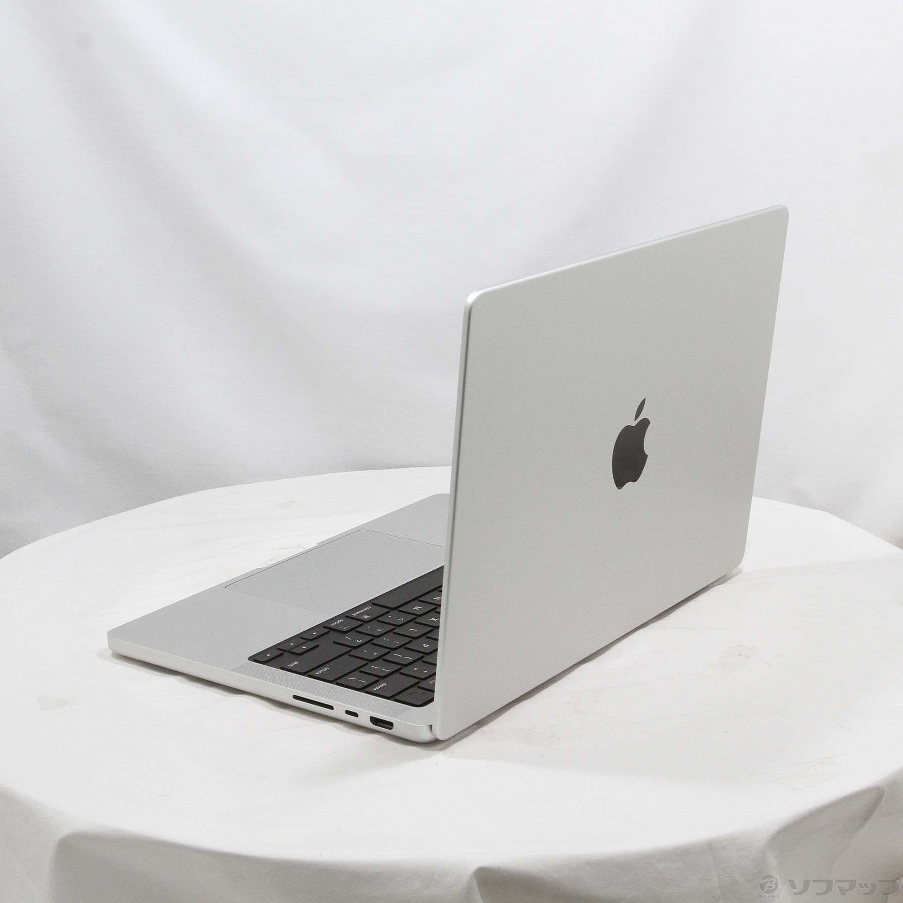 中古】〔展示品〕 MacBook Pro 14.2-inch Late-2025 MDE54J／A Apple