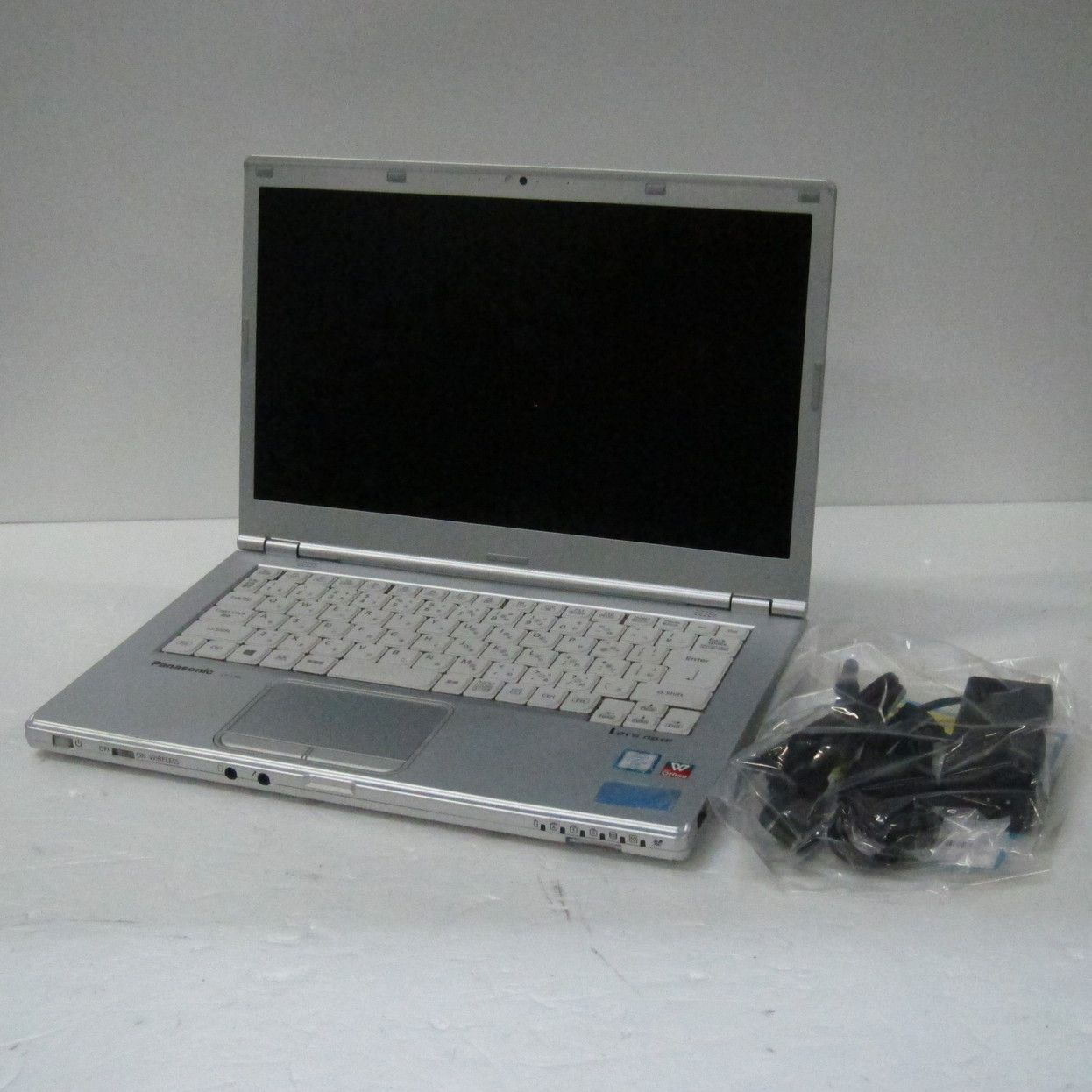 �i�����S�p�\�R�� Lets note LX6 CF-LX6RDLVS �kWindows 10�l