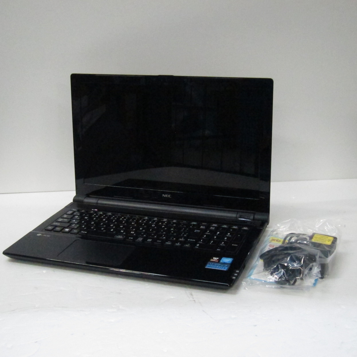 �i�����S�p�\�R�� LAVIE Note Standard PC-NS150FAB �X�^�[���[�u���b�N �kWindows 10�l