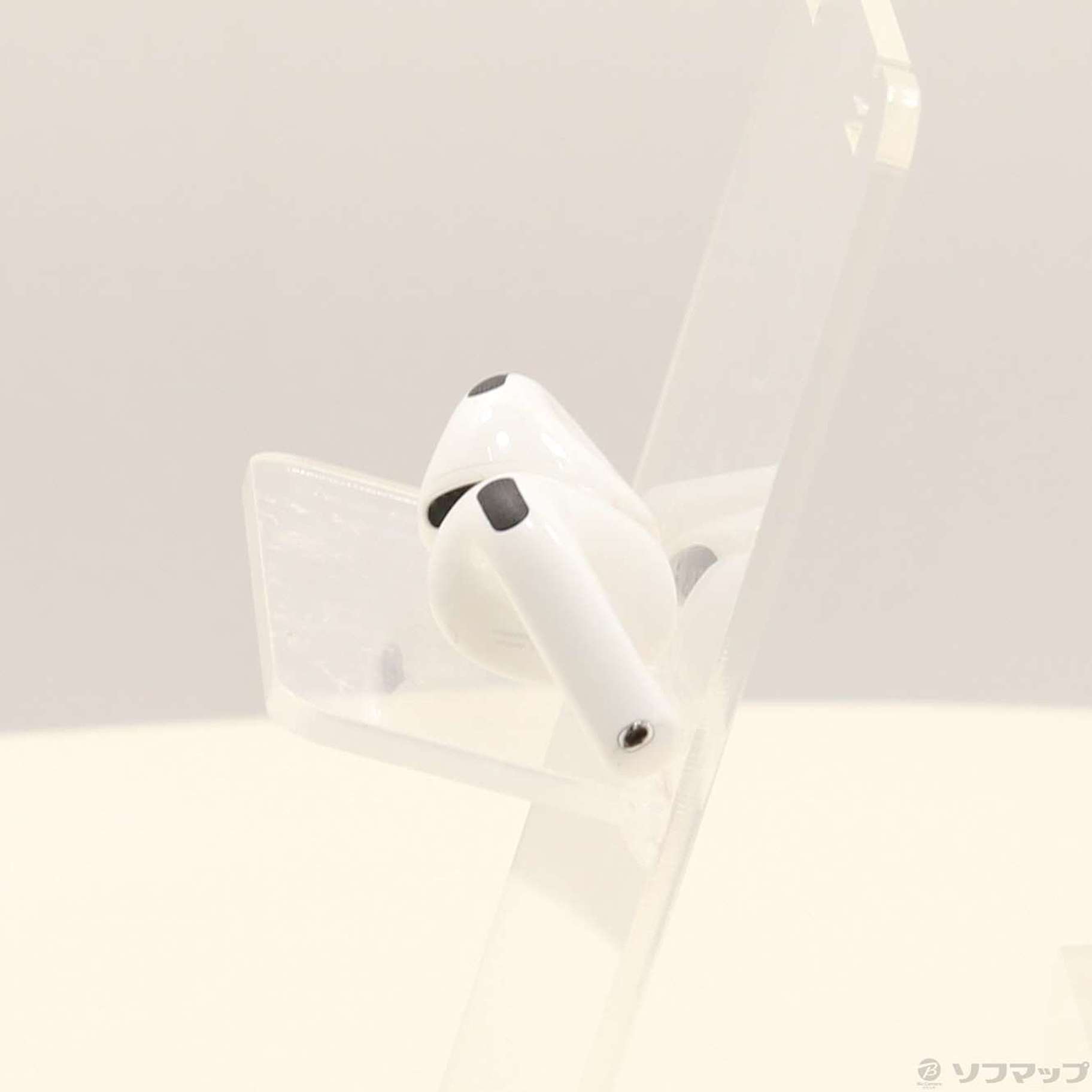 中古】AirPods 4 アクティブノイズキャンセリング搭載 MXP93J／A