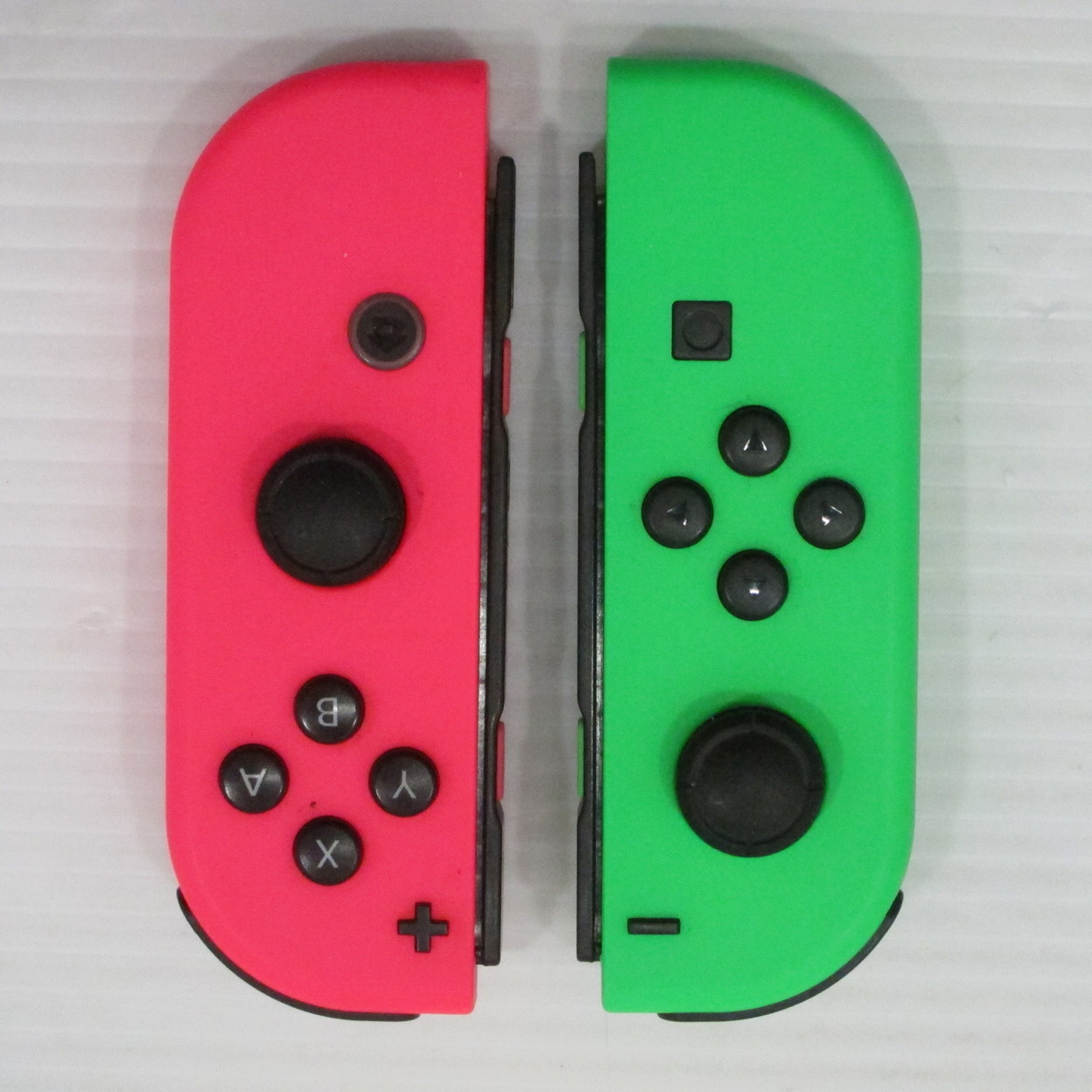 中古品〕 JOY-CON (L) ネオングリーン／ (R) ネオンピンク 【Switch