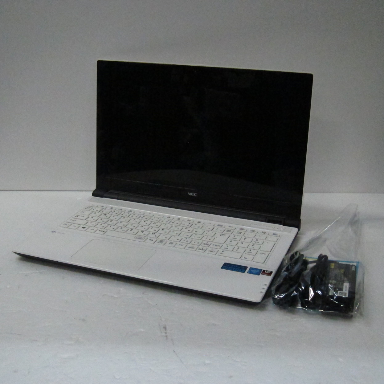 �i�����S�p�\�R�� LAVIE Note Standard PC-NS150GAW �G�N�X�g���z���C�g �kWindows 10�l