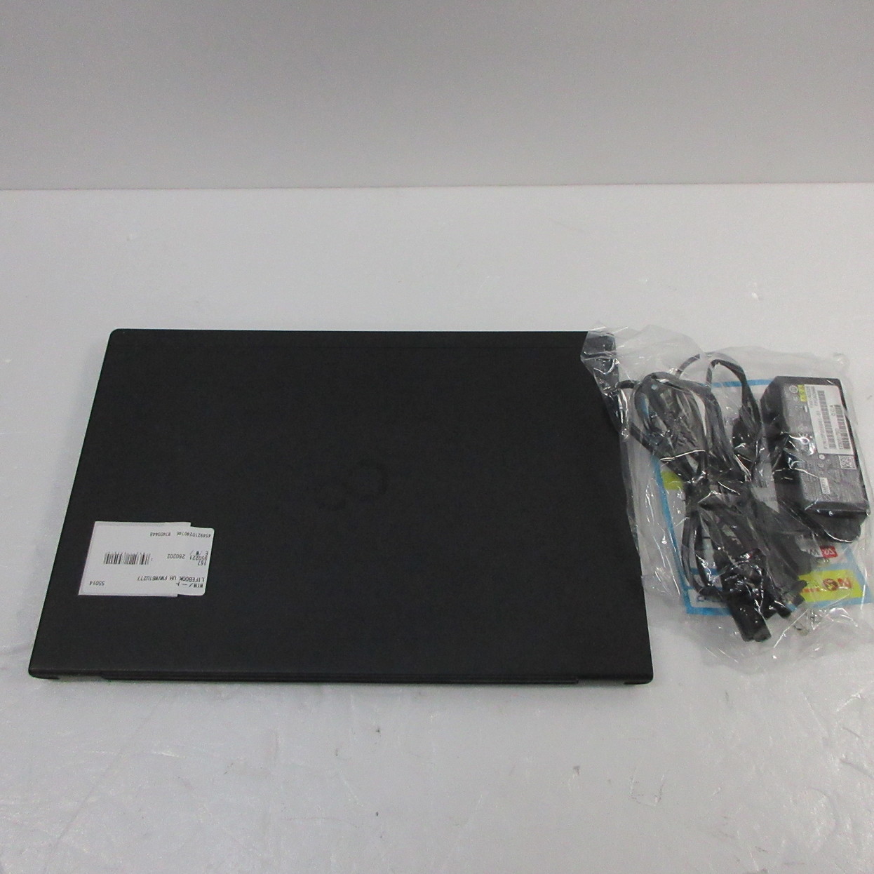 �i�����S�p�\�R�� LIFEBOOK UH FMVWB1U277 �kWindows 10�l