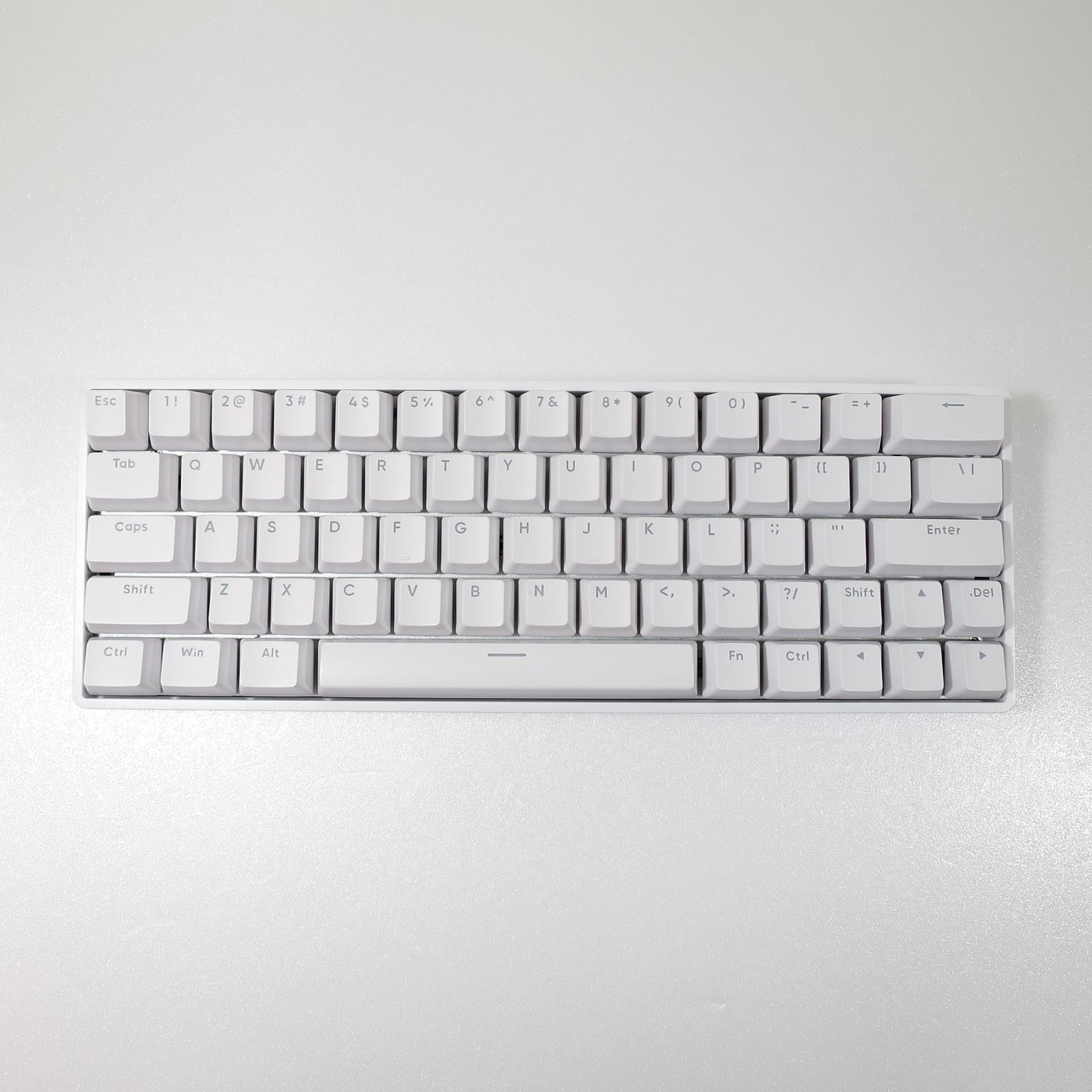 中古】HM66 ゲーミングキーボード HM66-kb-wh [2133072699327