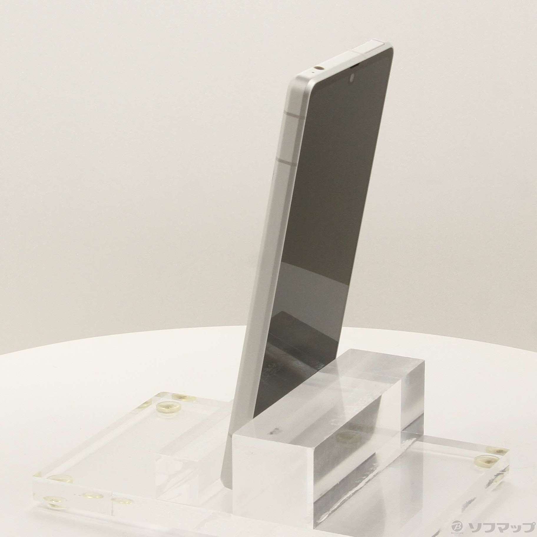 AQUOS R8 SH-52D docomo [�N���[��]�̐��i�摜2