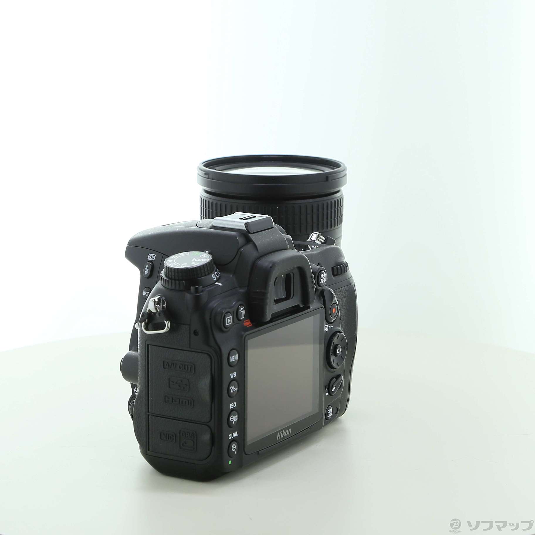 中古品〕 Nikon D7000 18-200 VR II レンズキット (1620万画素／SDXC
