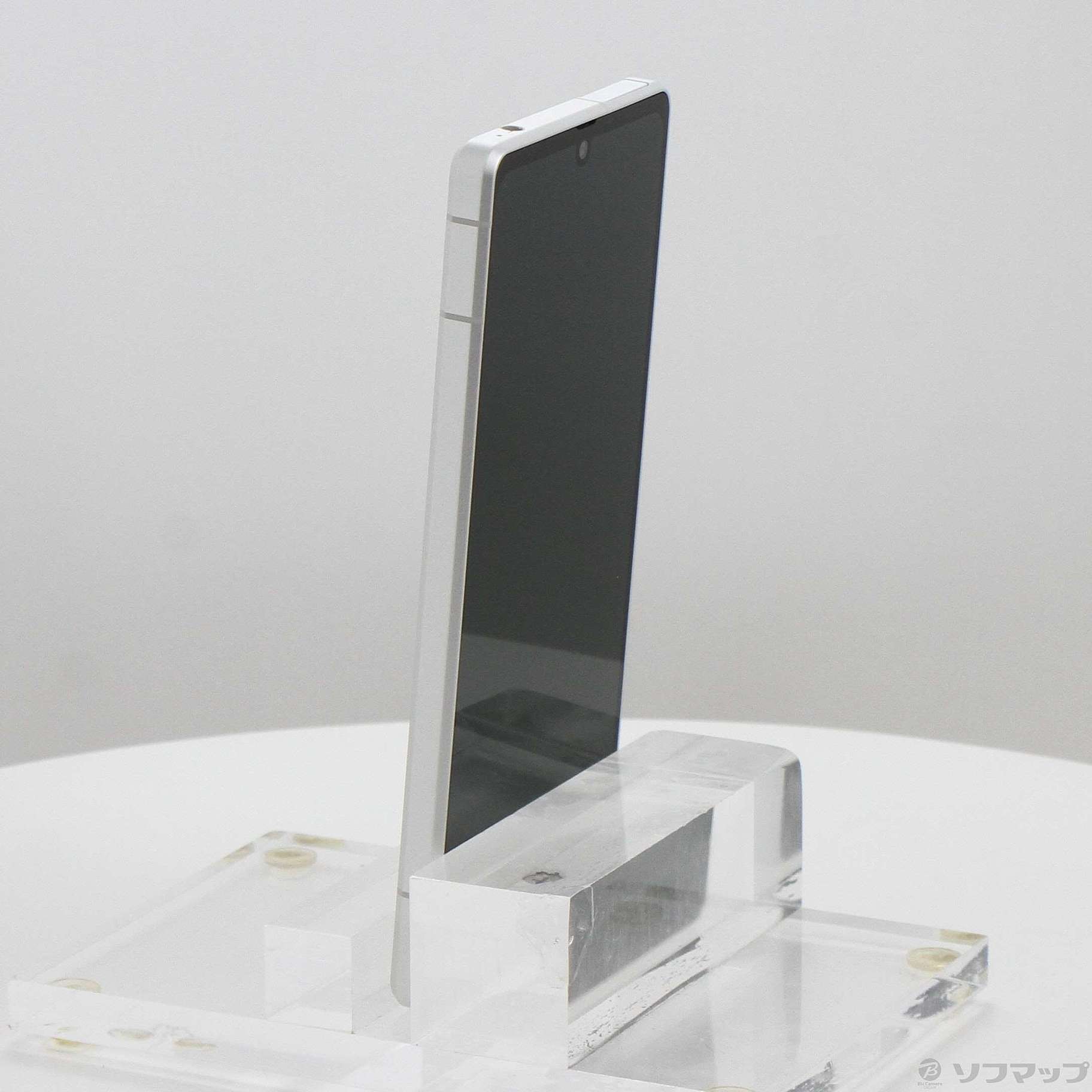 AQUOS R8 SH-52D docomo [�N���[��]�̐��i�摜2