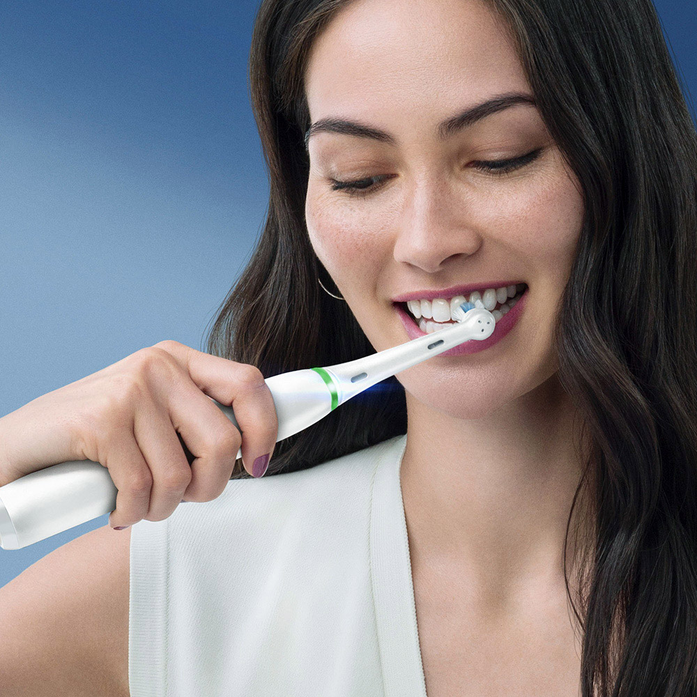 電動歯ブラシ Oral-B（オーラルB） iO8 ホワイトアラバスター