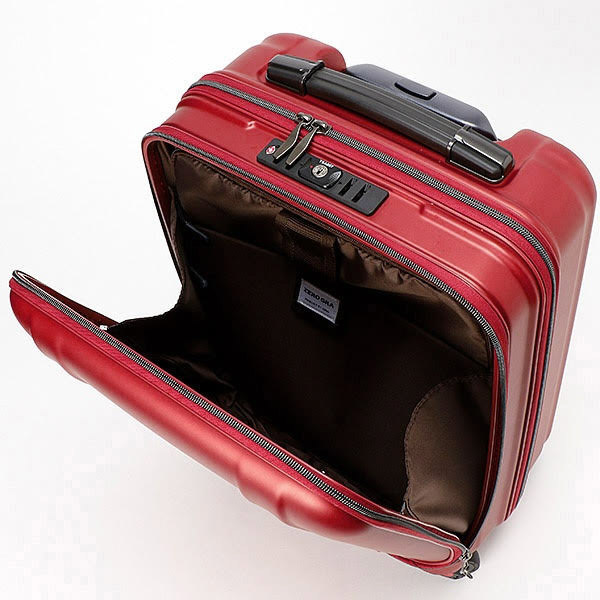 静音キャスター搭載の超軽量スーツケース Zer94 46mtnv マットネイビー スーツケース ハードの通販はソフマップ Sofmap