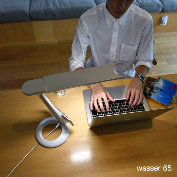 ワイヤレス充電機能付きLEDデスクライト wasser(ヴァッサ) ホワイト