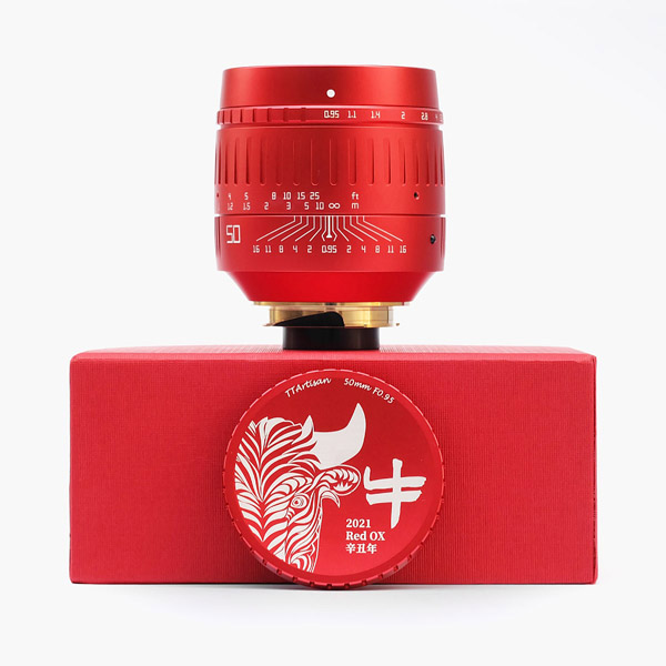 カメラレンズ TTArtisan 50mm f/0.95 ASPH Red Limited Edition (数量限定モデル) M50mm  f/0.95・ASPH(RD) 辛丑（かのとうし）限定モデル メタリックレッド ［ライカM /単焦点レンズ］｜の通販はソフマップ[sofmap]