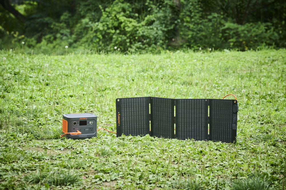 ポータブル電源+コンパクトソーラーパネルセット Jackery Solar ポータブル電源+コンパクトソーラーパネルセット Jackery Solar