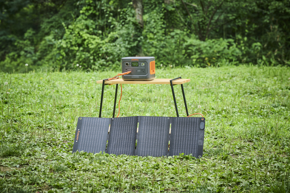 ポータブル電源+コンパクトソーラーパネルセット Jackery Solar ポータブル電源+コンパクトソーラーパネルセット Jackery Solar