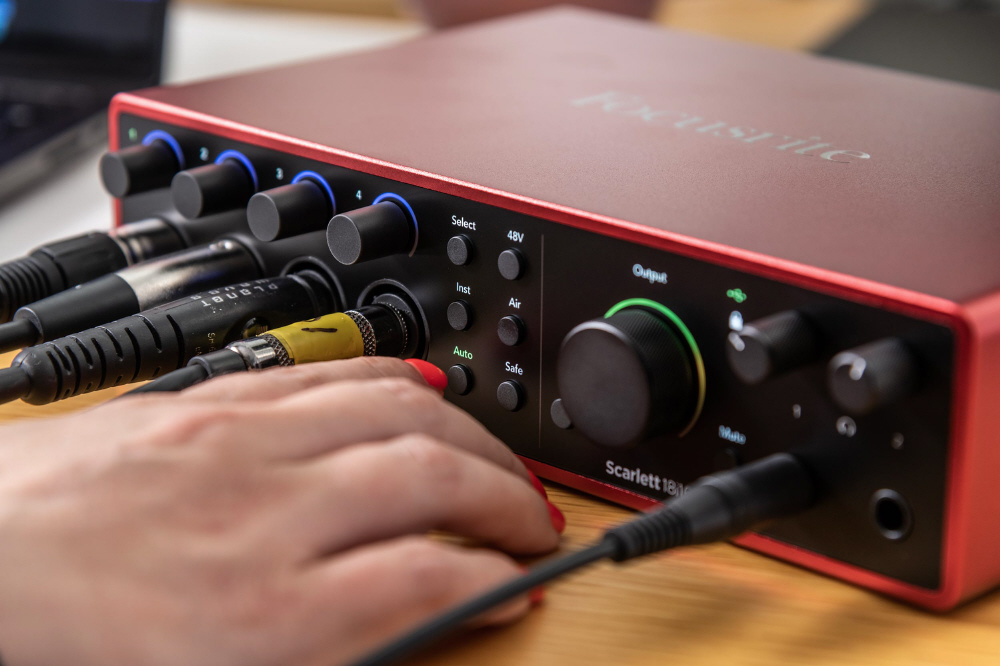 USB-Cオーディオインターフェース 18入力16出力 「Scarlett