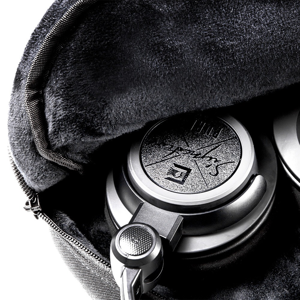 ヘッドホン Signature PURE BLACK ULT-SIG-PURE-BLK｜の通販は