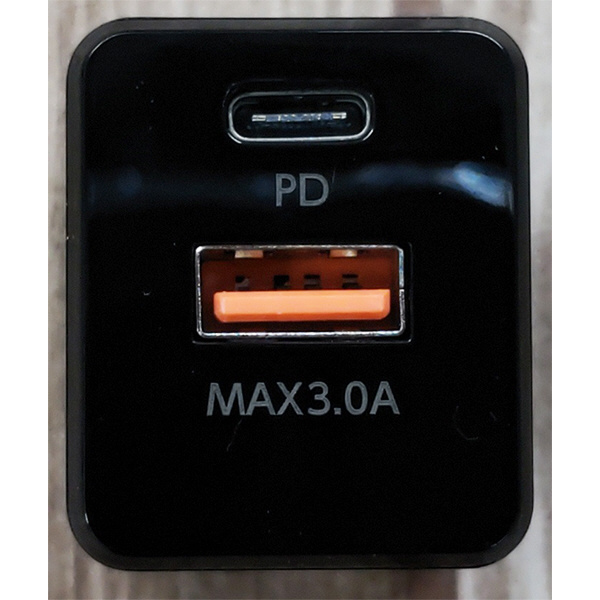 PD(PowerDelivery) 対応USB-AC充電器/3A/20W （Type-Cポート×1/USB-Aポート×1）ブラック  ACUC-20ADBK ブラック ACUC-20ADBK ［2ポート /USB Power Delivery対応 /Smart  IC対応］｜の通販はソフマップ[sofmap]
