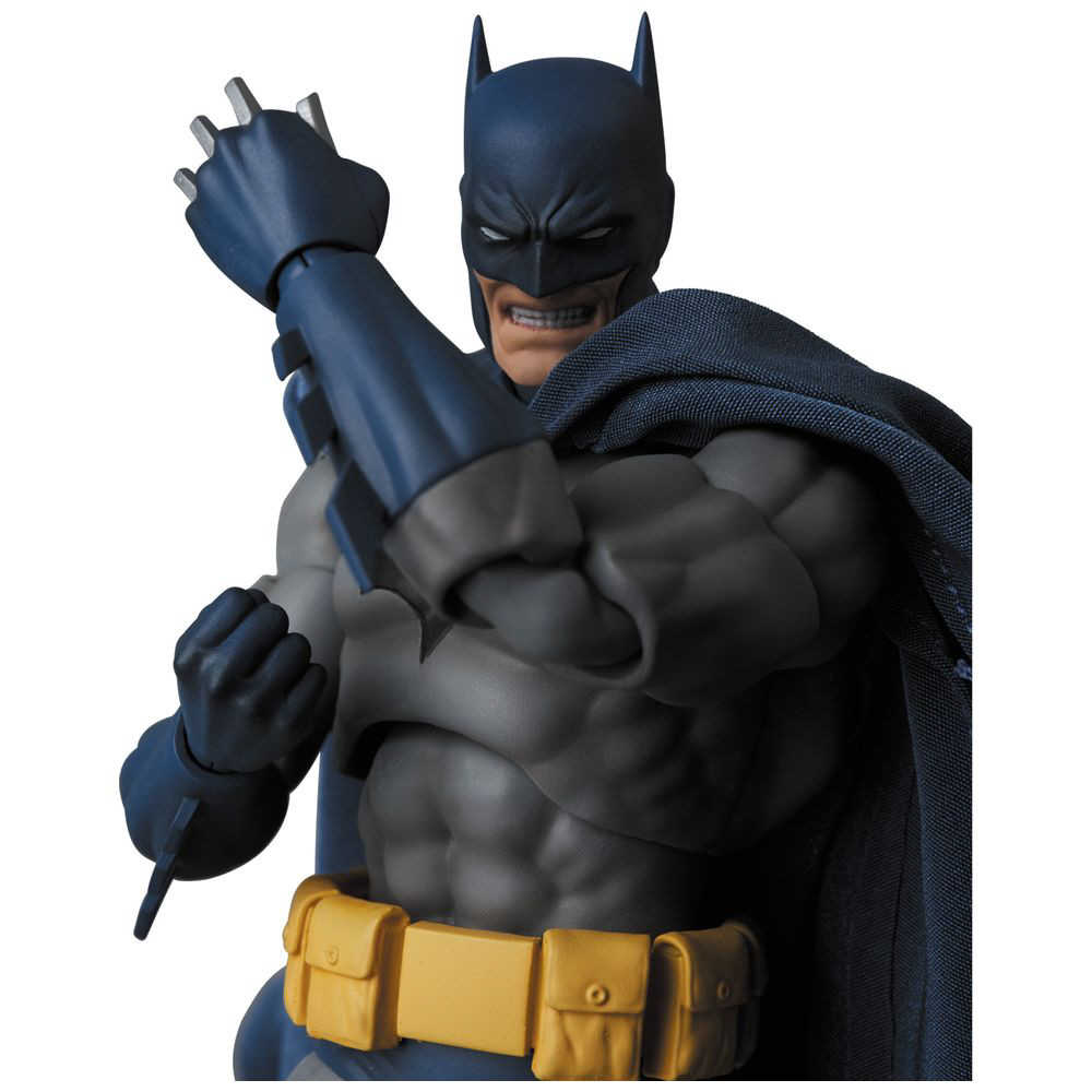 マフェックス No．105 MAFEX BATMAN “HUSH”｜の通販はソフマップ[sofmap]